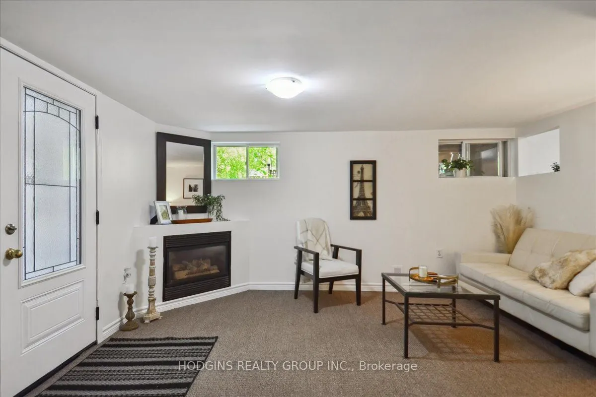 65 Mineola Road E