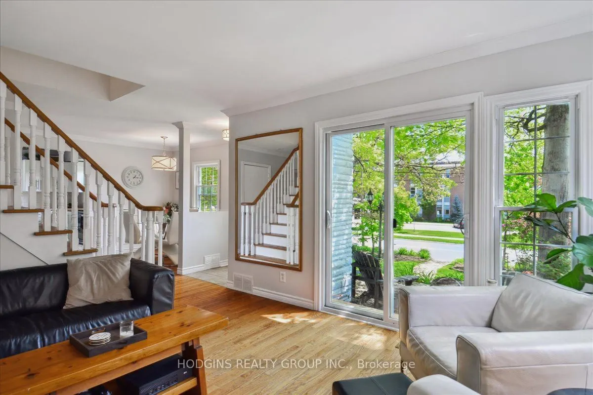 65 Mineola Road E