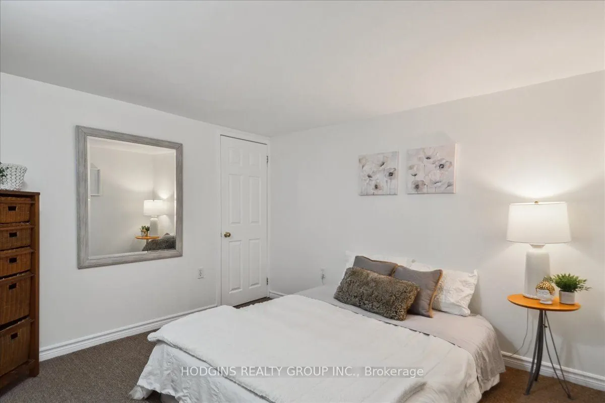 65 Mineola Road E