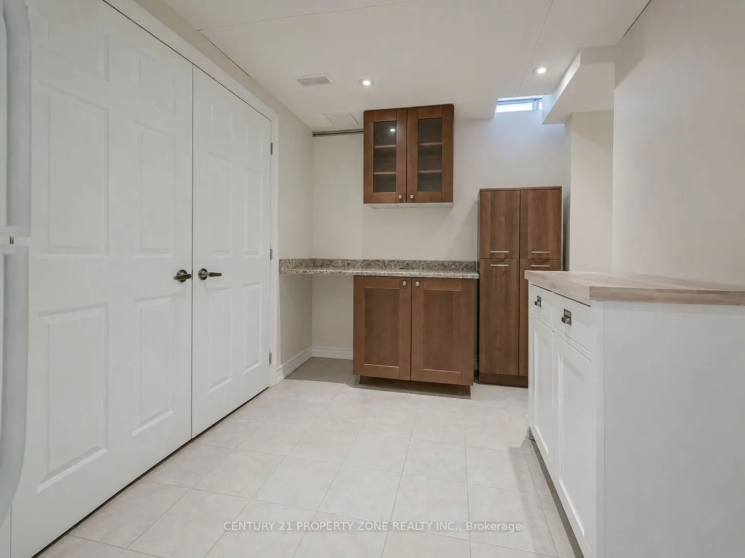 27 Madrid Crescent N