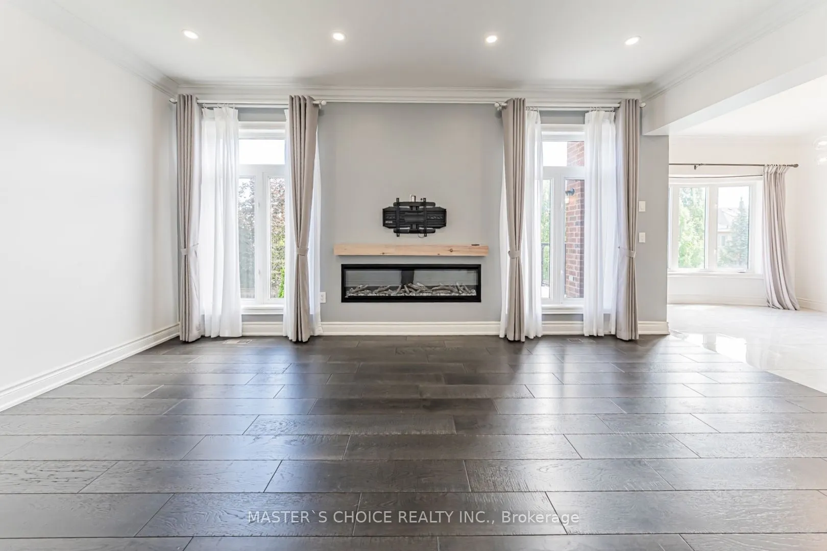 2357 Rideau Drive