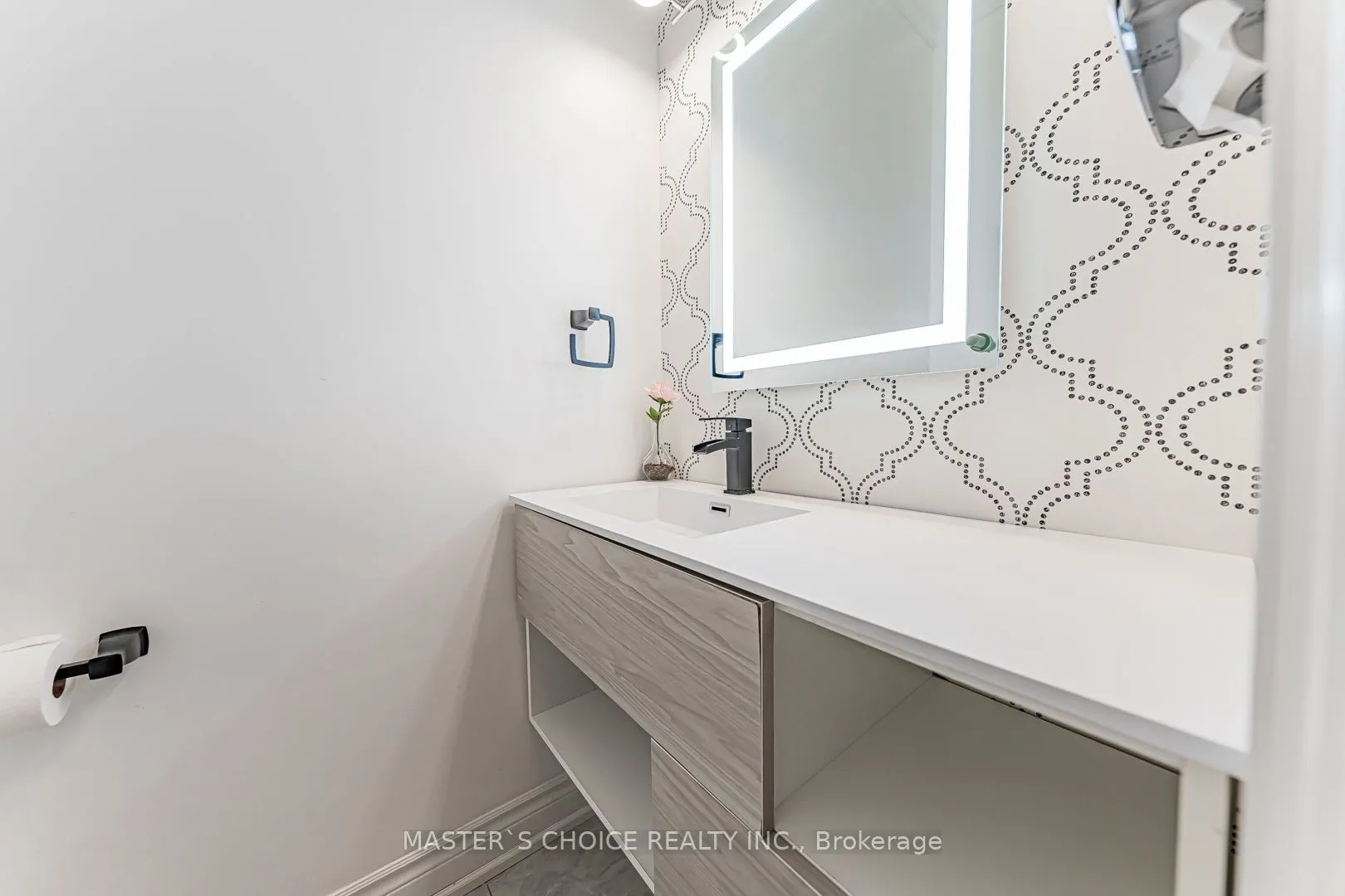 2357 Rideau Drive