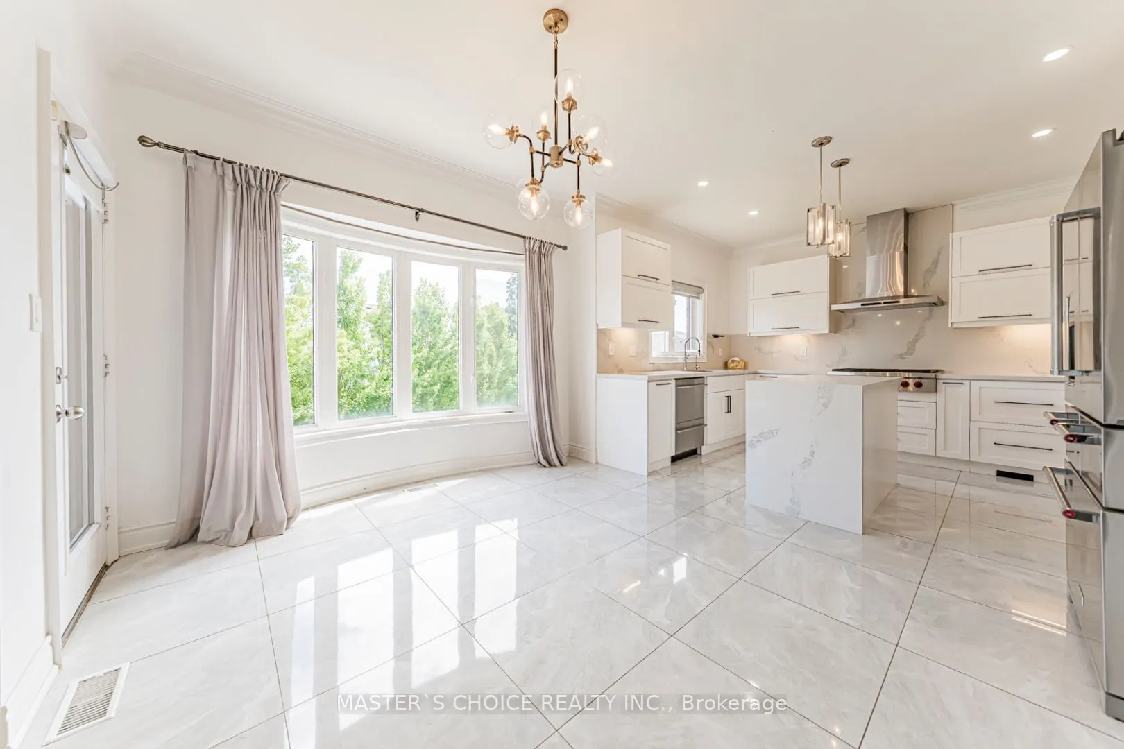 2357 Rideau Drive