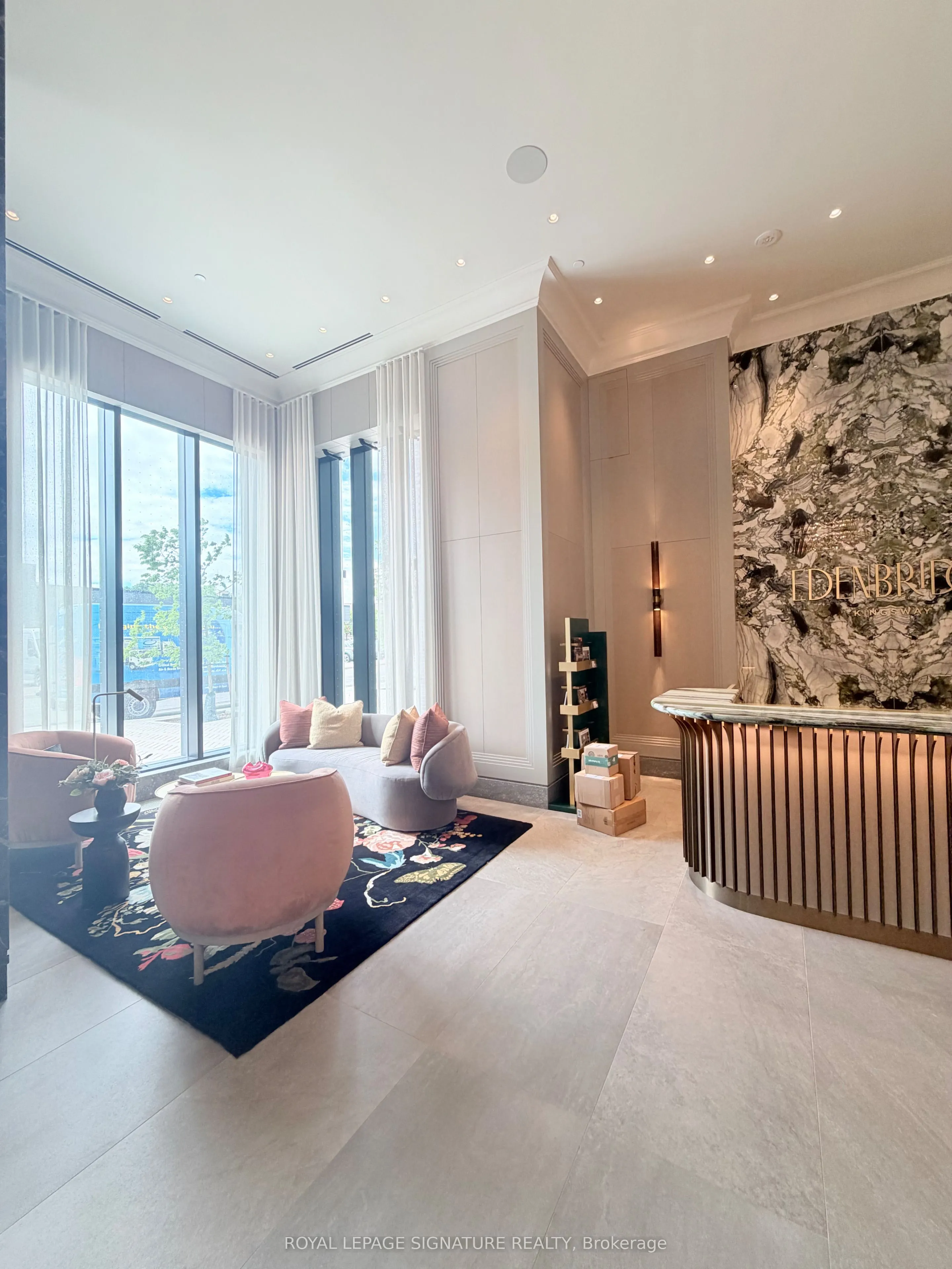 259 The Kingsway #301