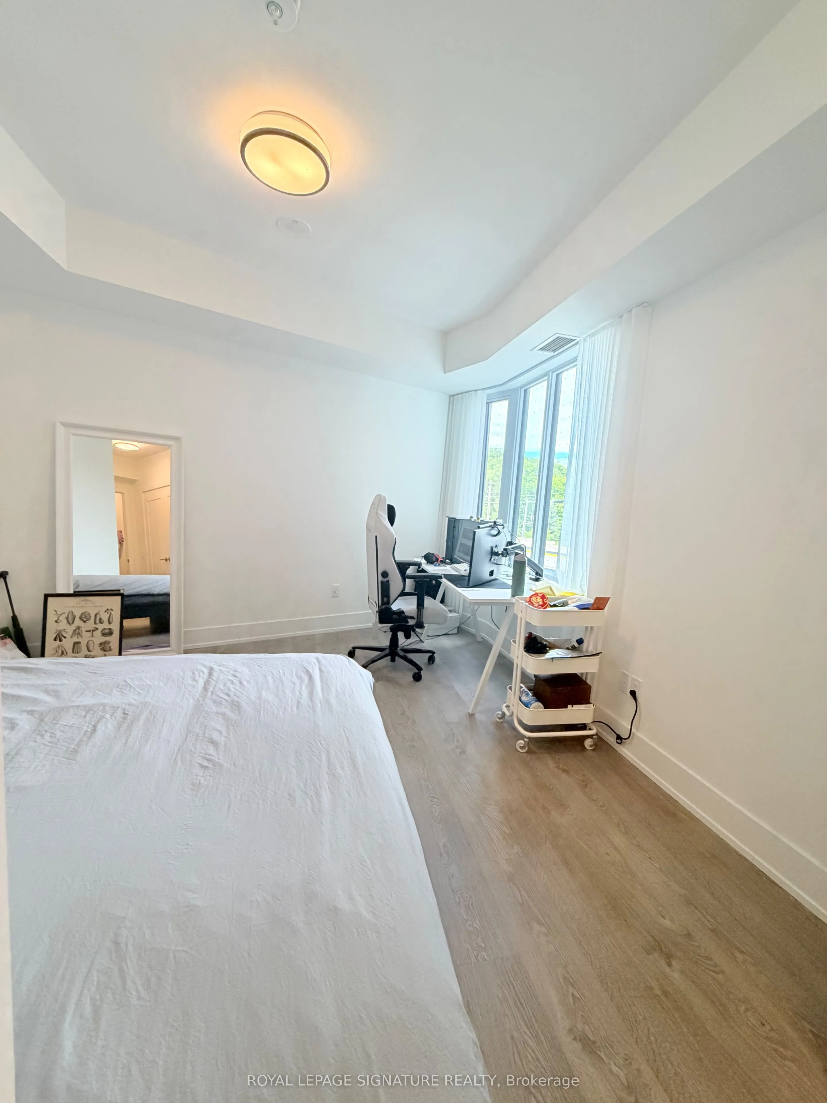 259 The Kingsway #301
