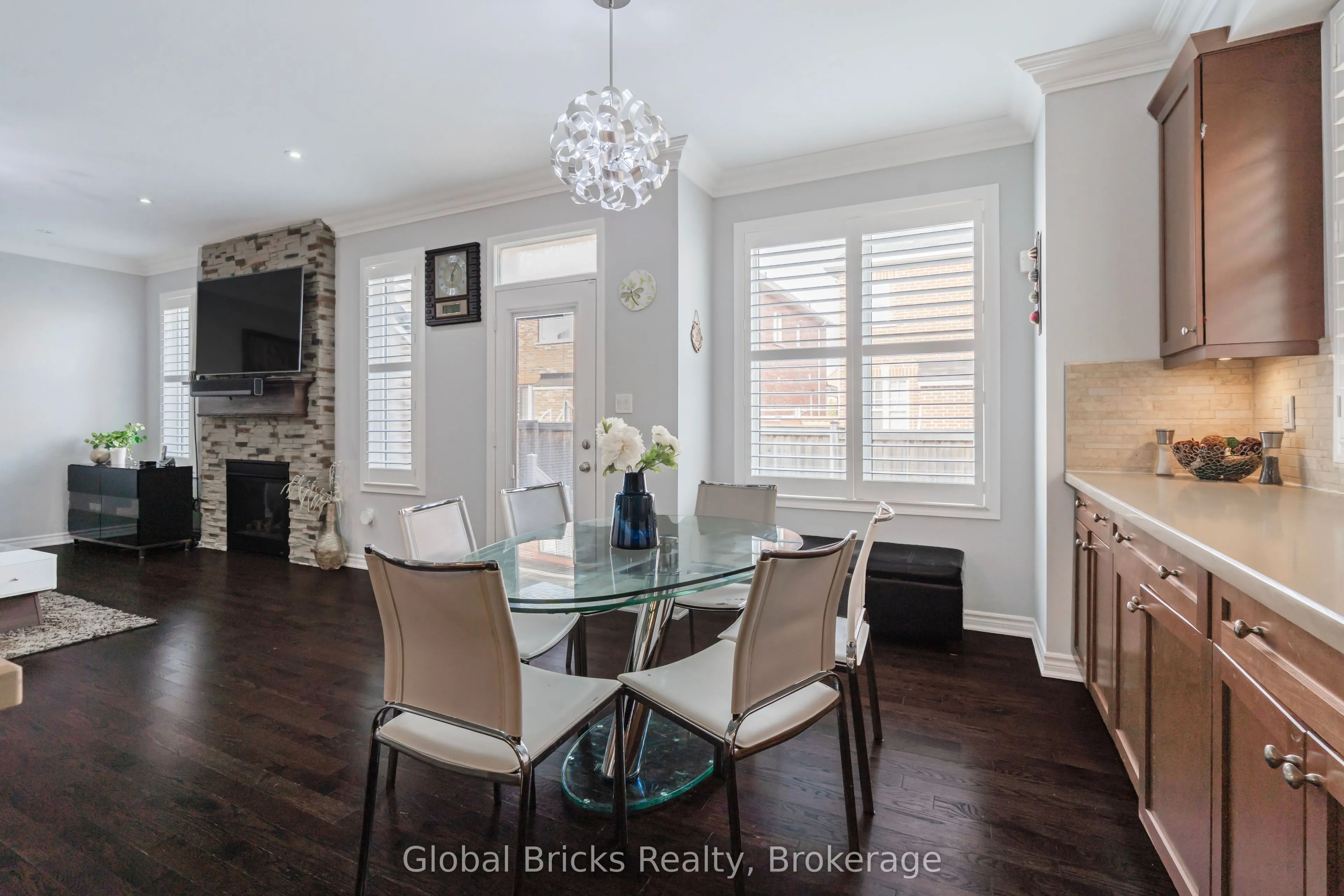 495 Blinco Terrace