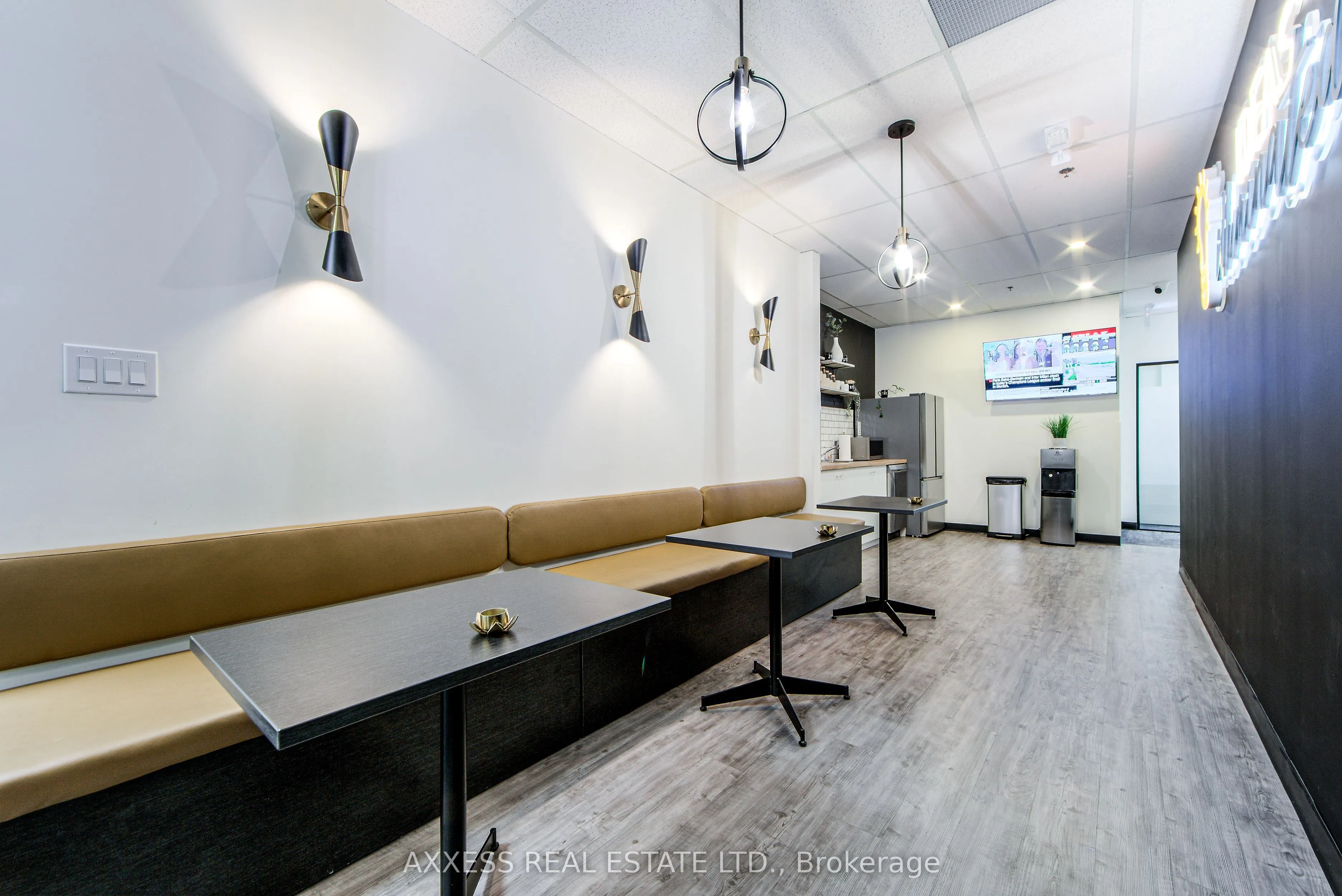 30 Eglinton Avenue W
