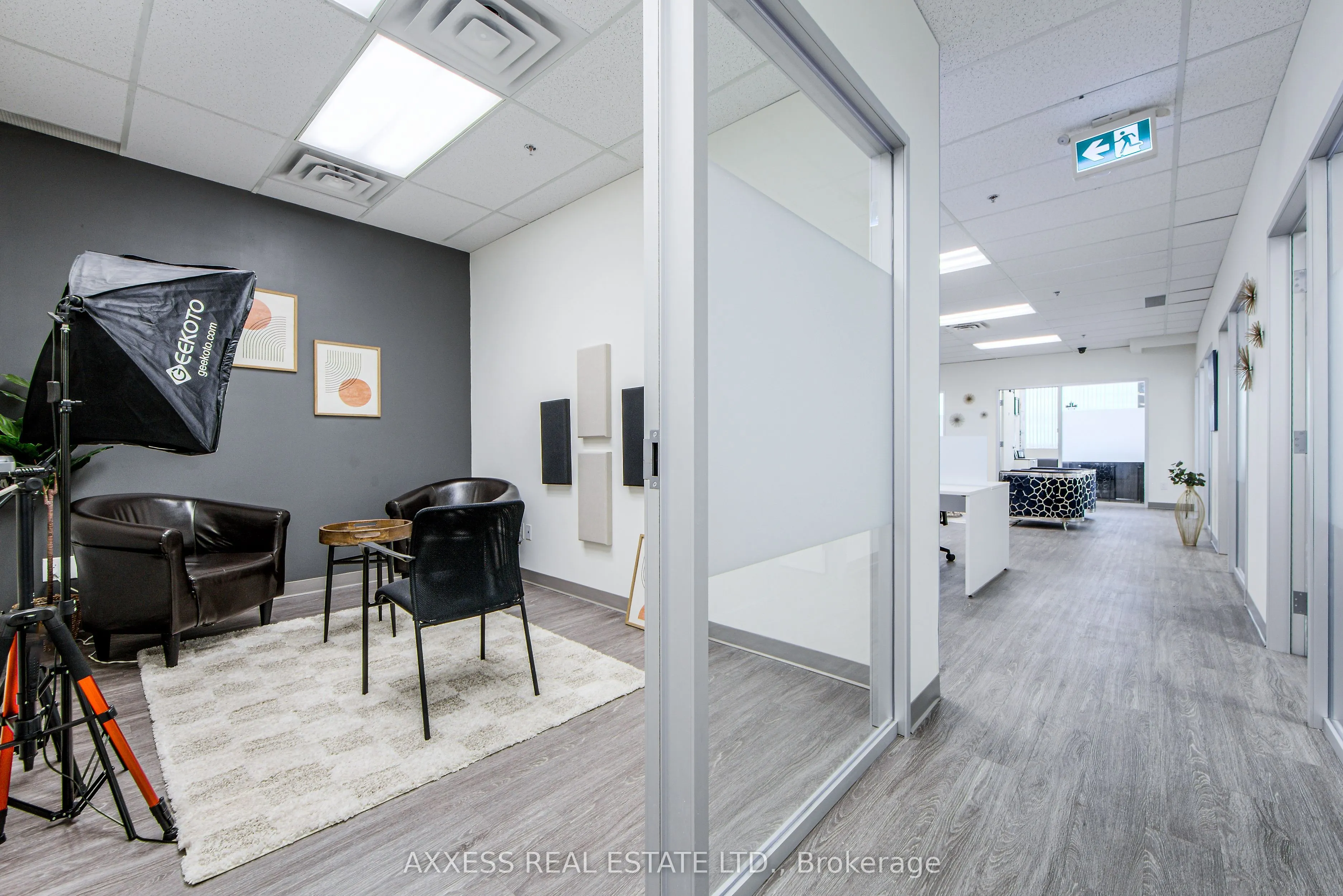 30 Eglinton Avenue W