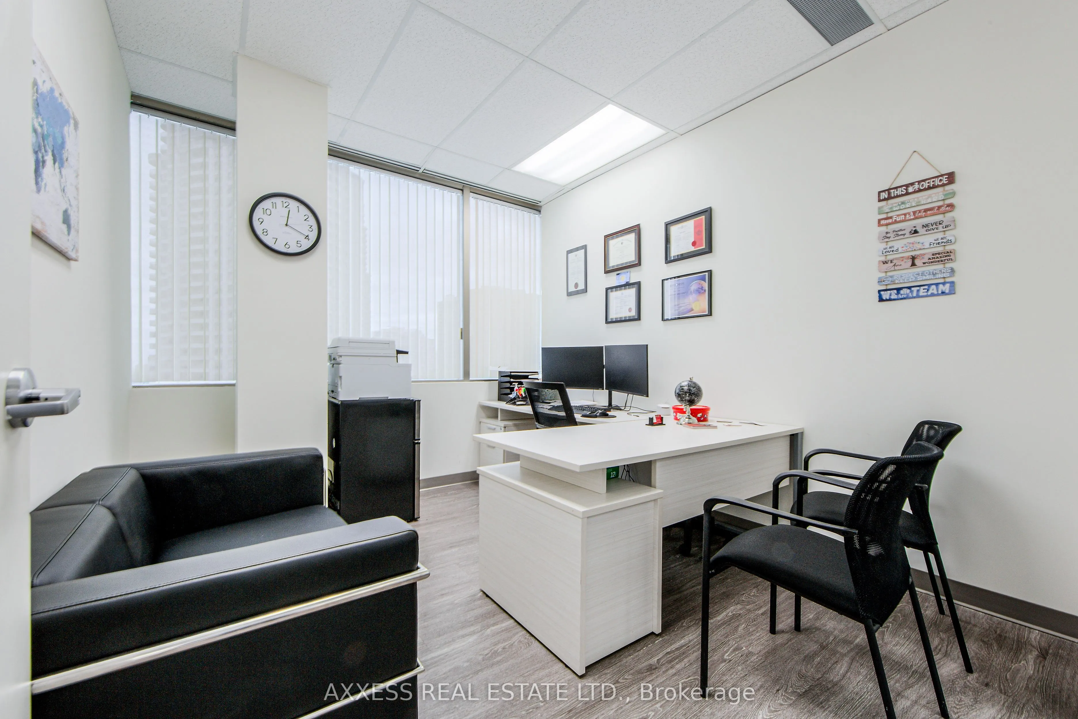 30 Eglinton Avenue W