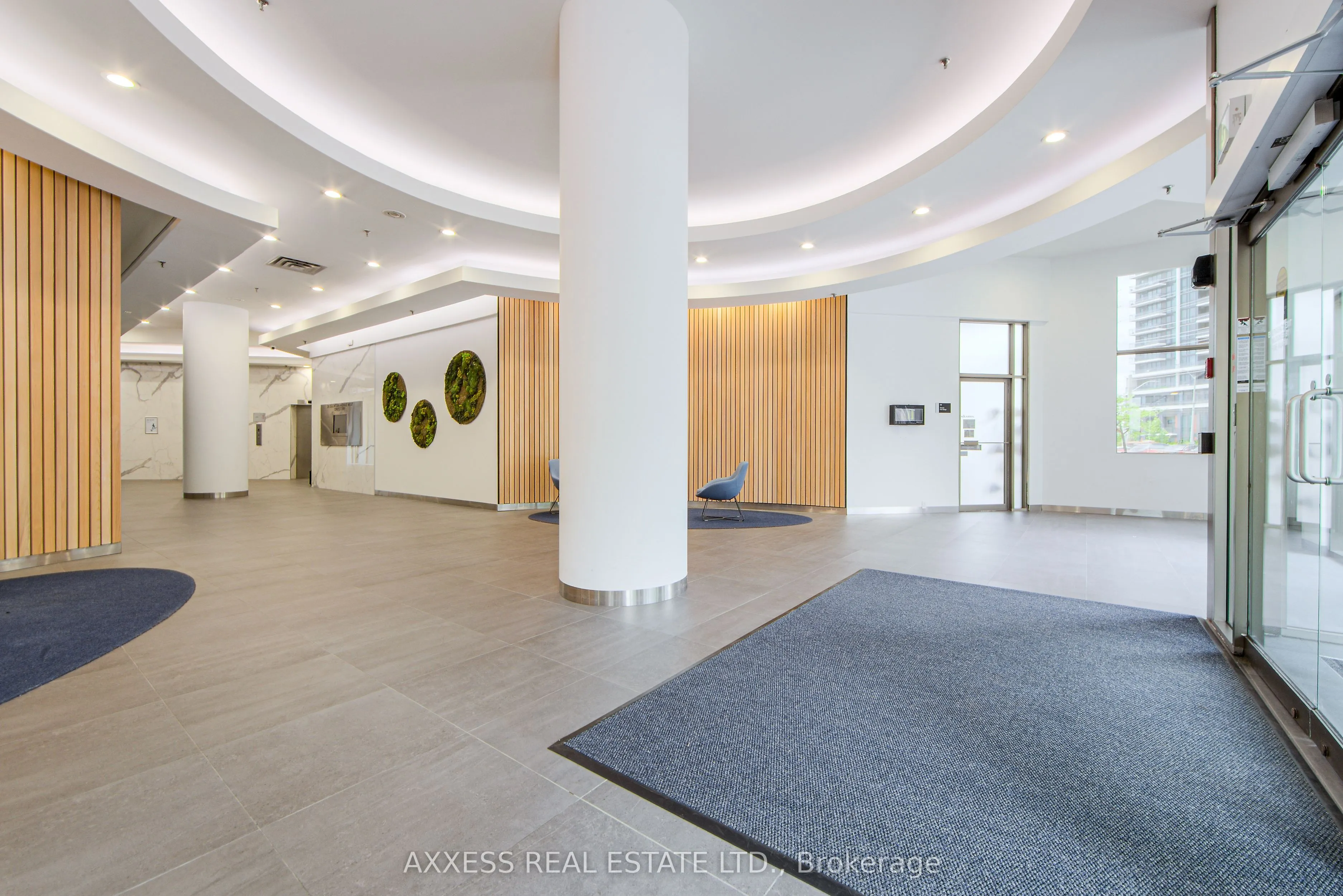 30 Eglinton Avenue W