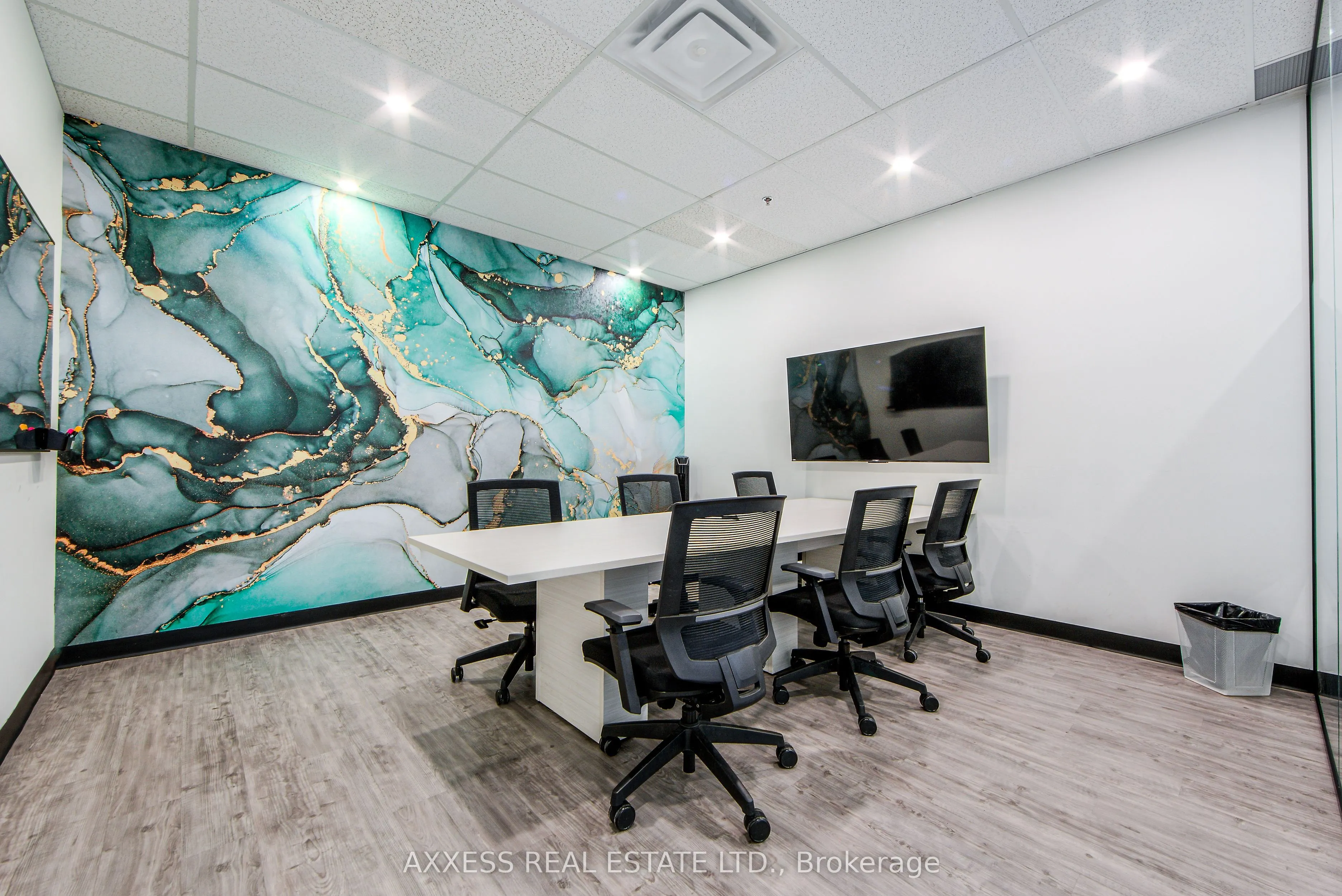 30 Eglinton Avenue W