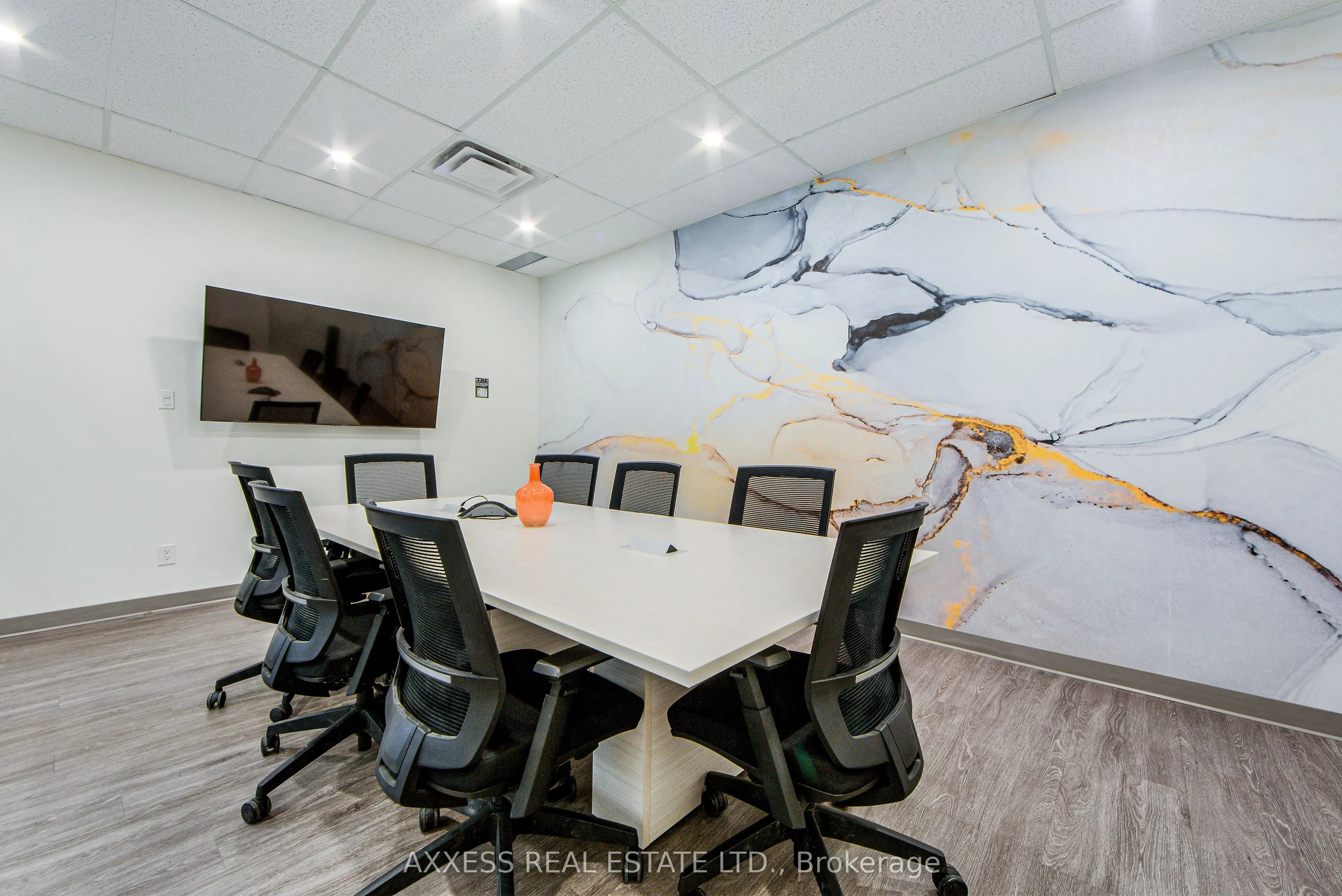 30 Eglinton Avenue W