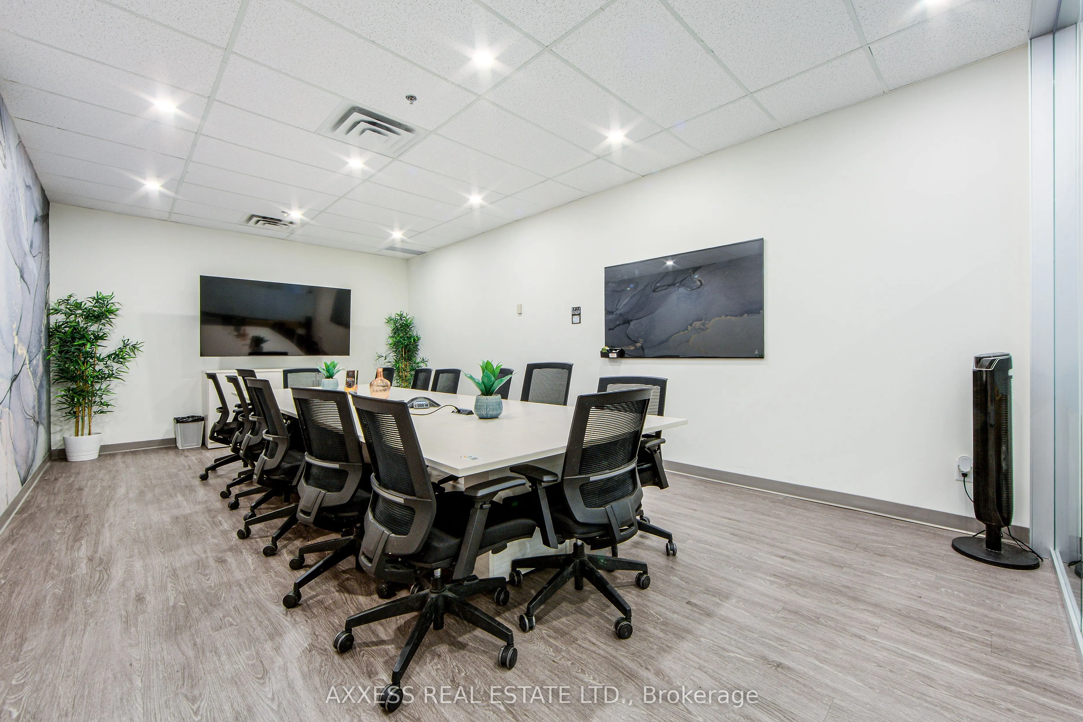 30 Eglinton Avenue W