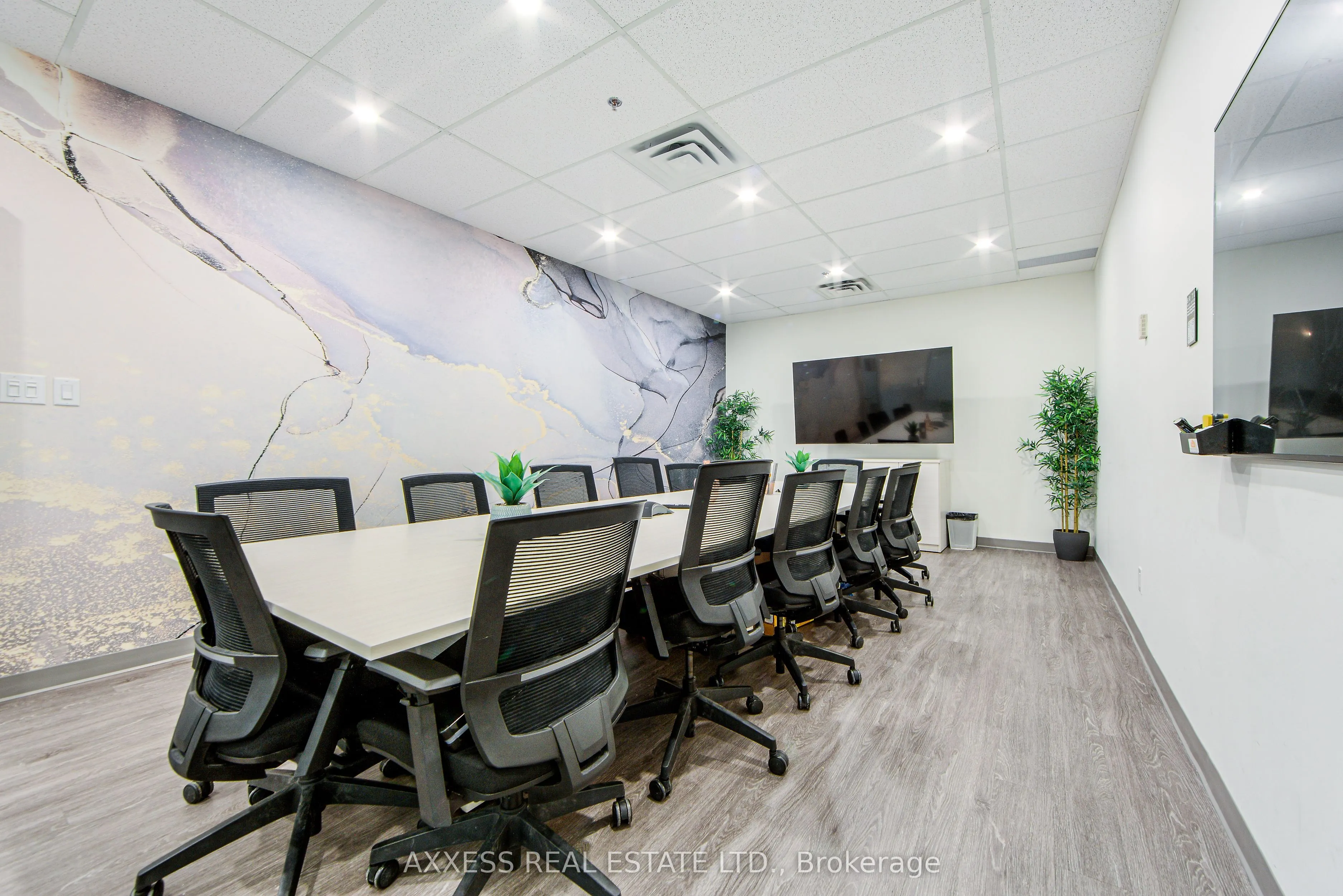 30 Eglinton Avenue W