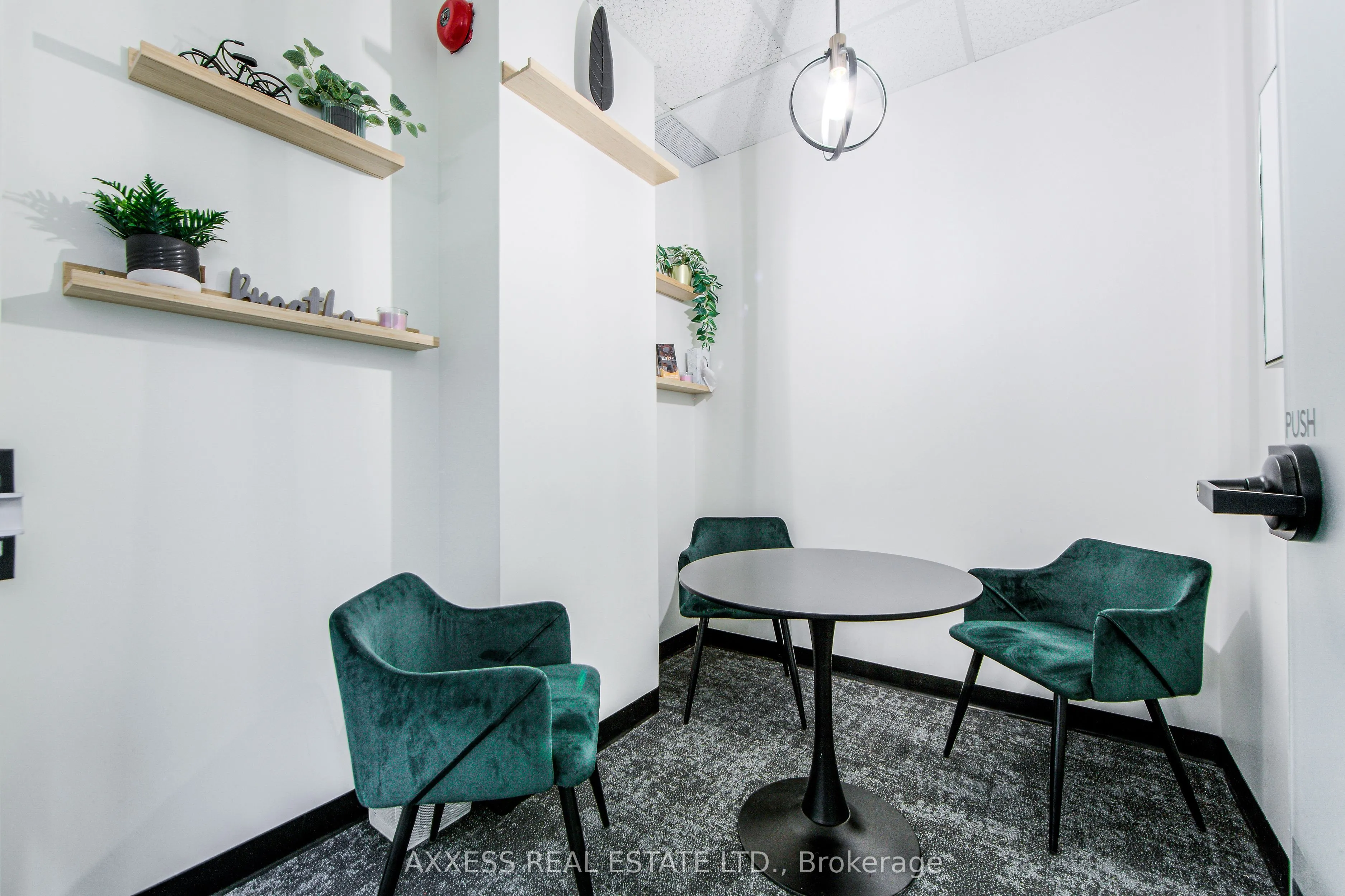30 Eglinton Avenue W