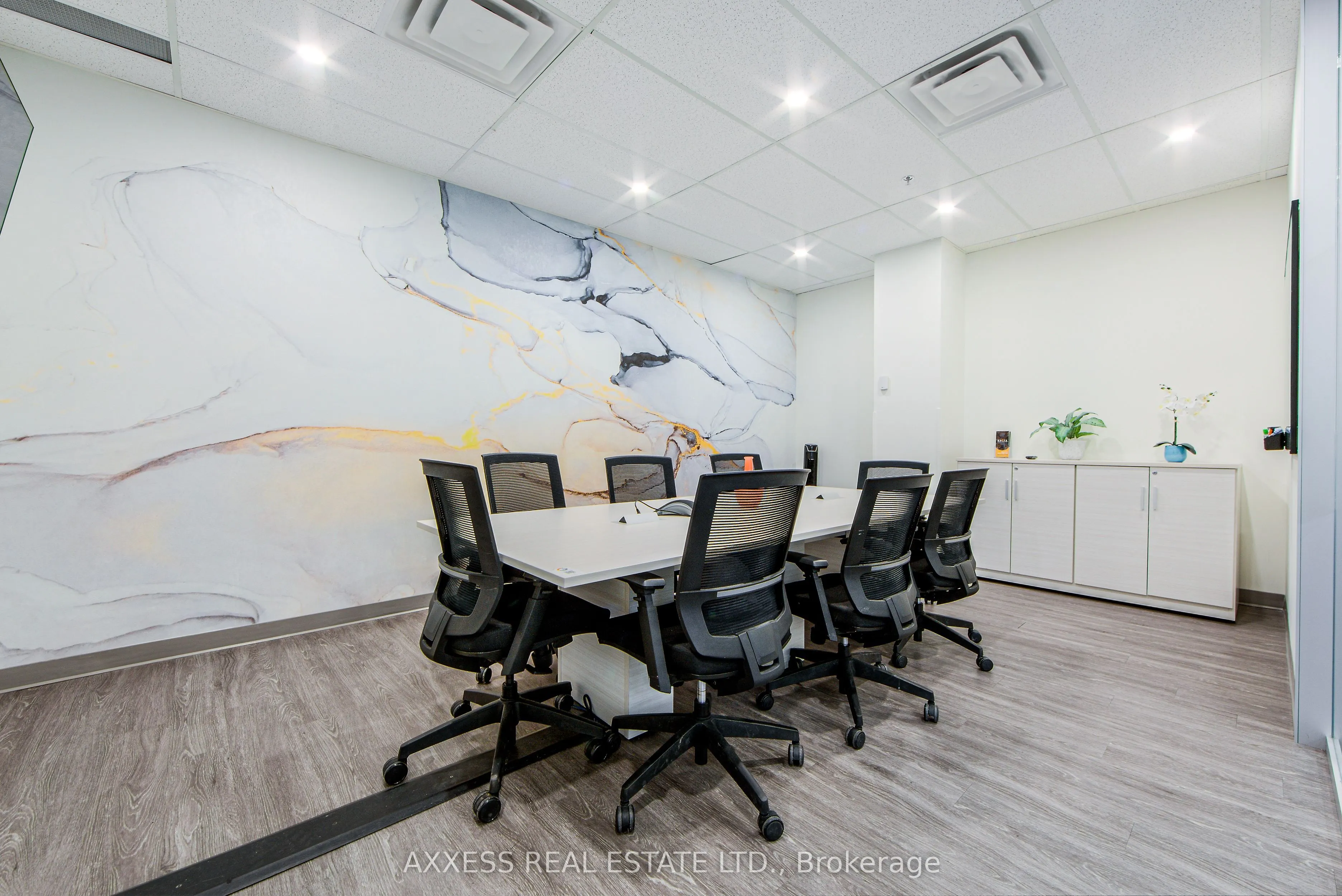 30 Eglinton Avenue W