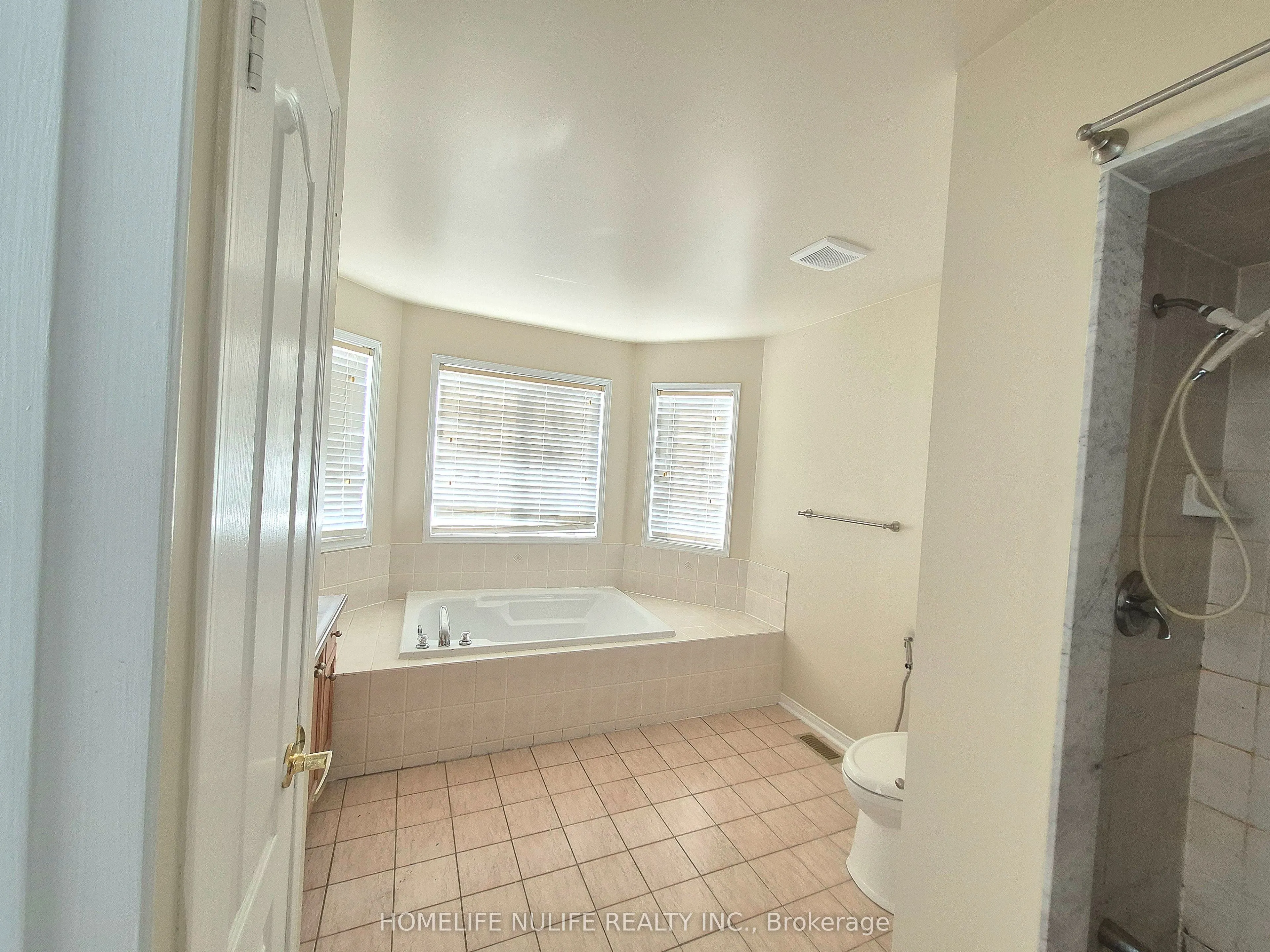 3866 Thomas Street