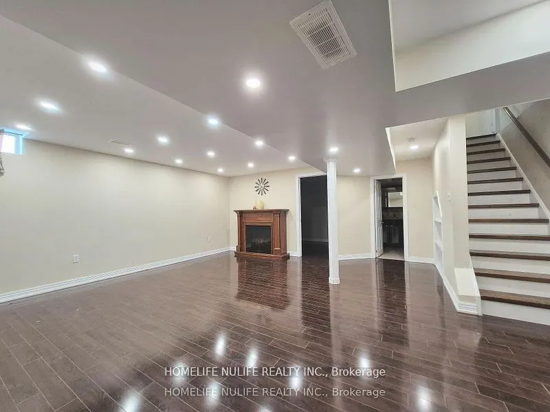 3866 Thomas Street
