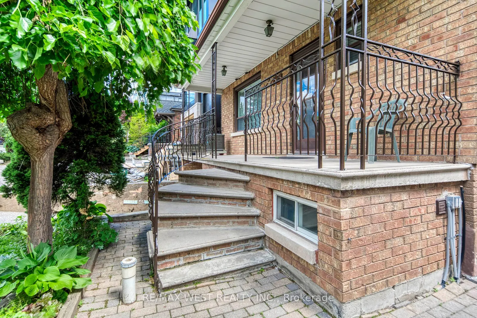 49 Montcalm Avenue