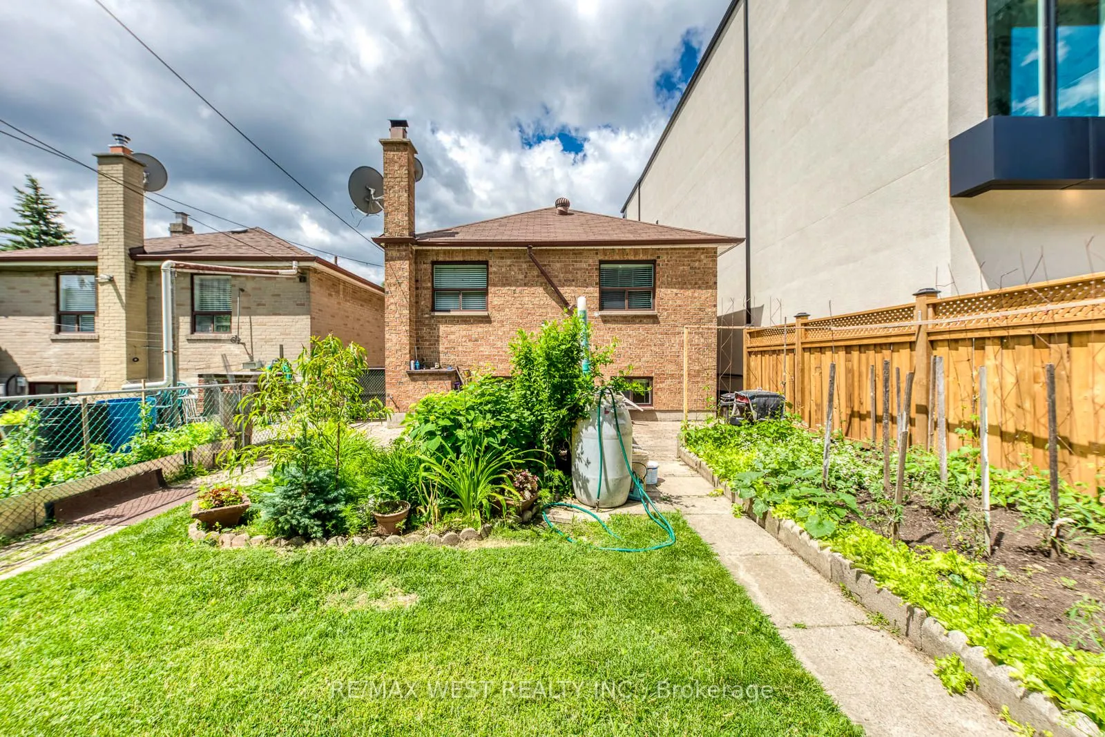 49 Montcalm Avenue