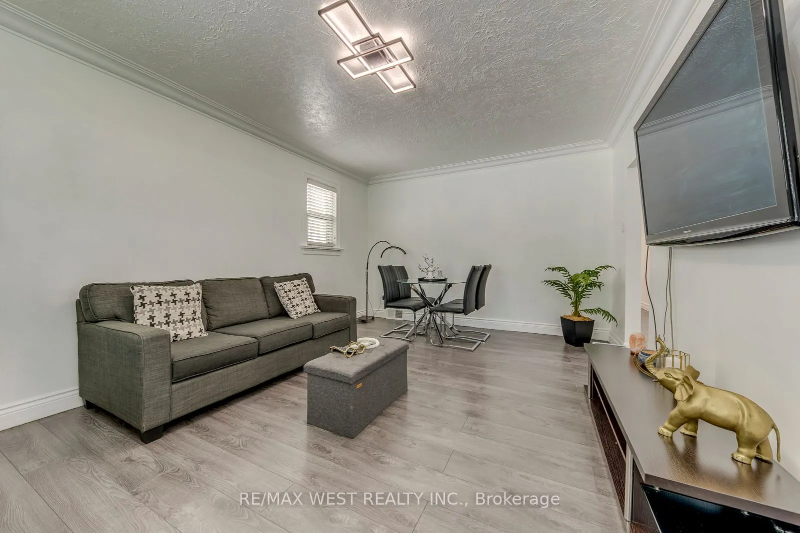 49 Montcalm Avenue