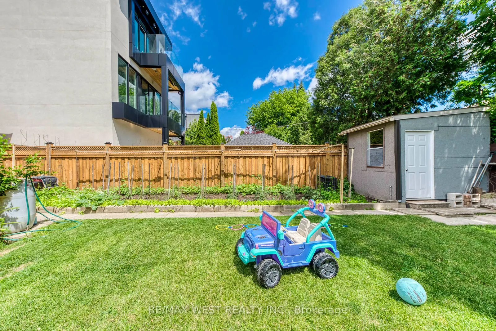 49 Montcalm Avenue
