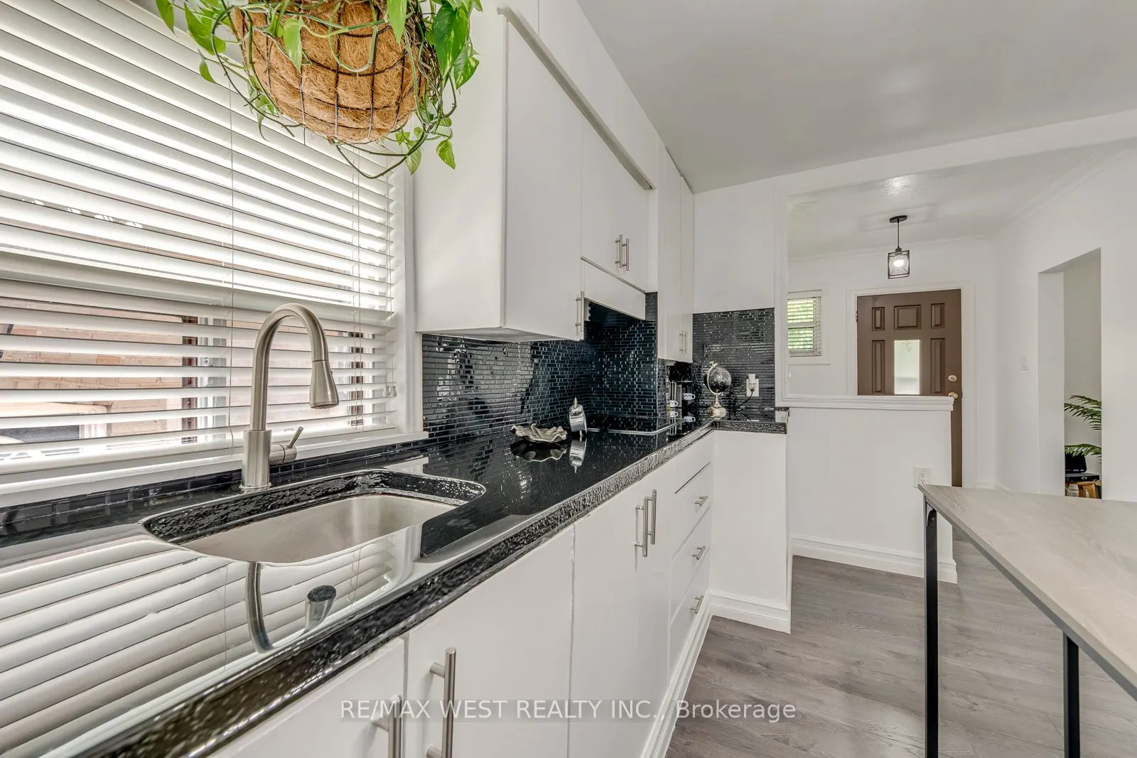 49 Montcalm Avenue