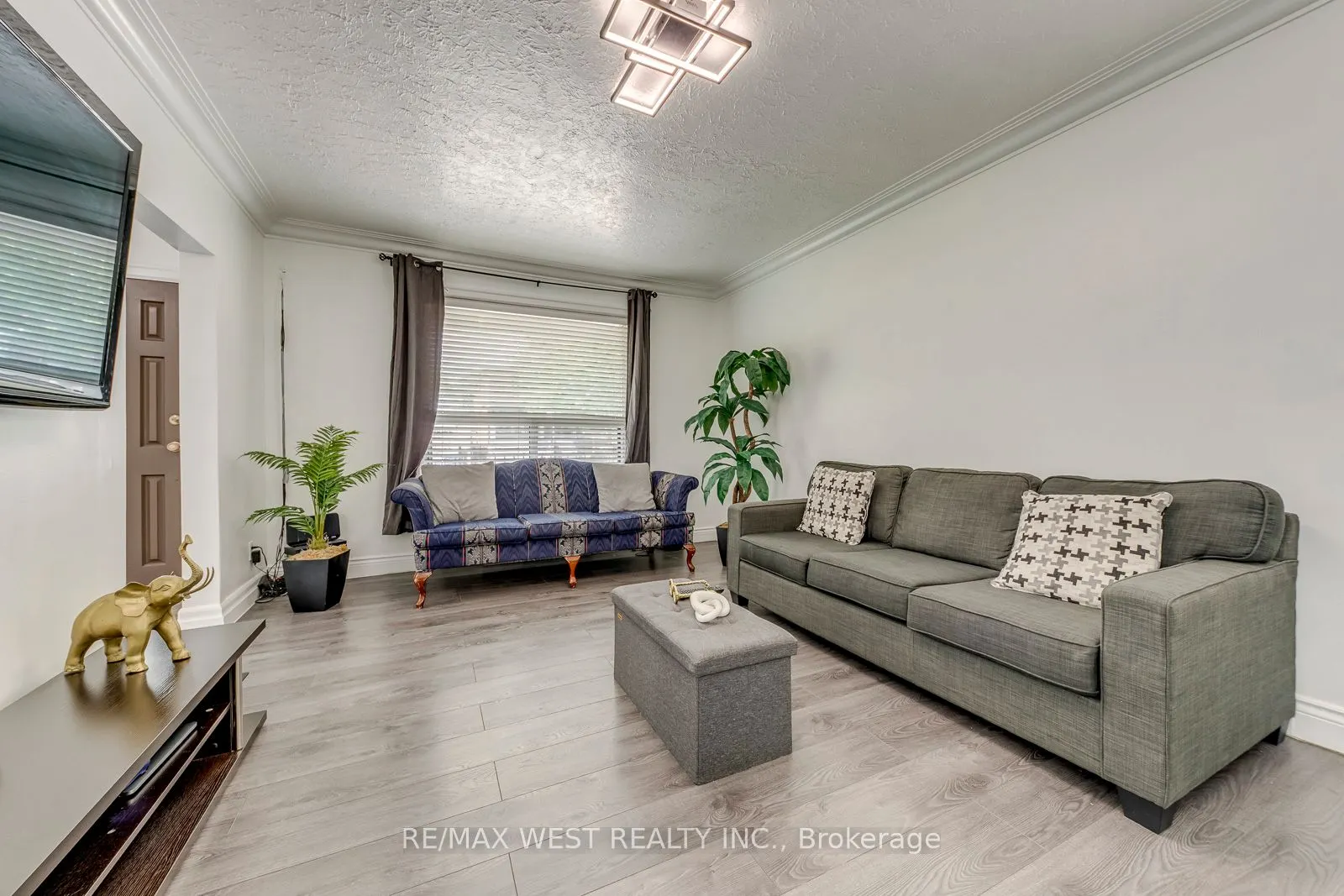 49 Montcalm Avenue