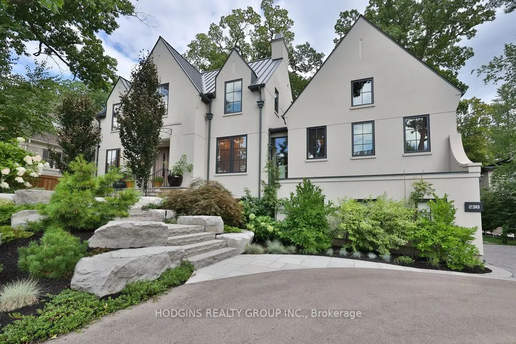 238 Mineola Road W
