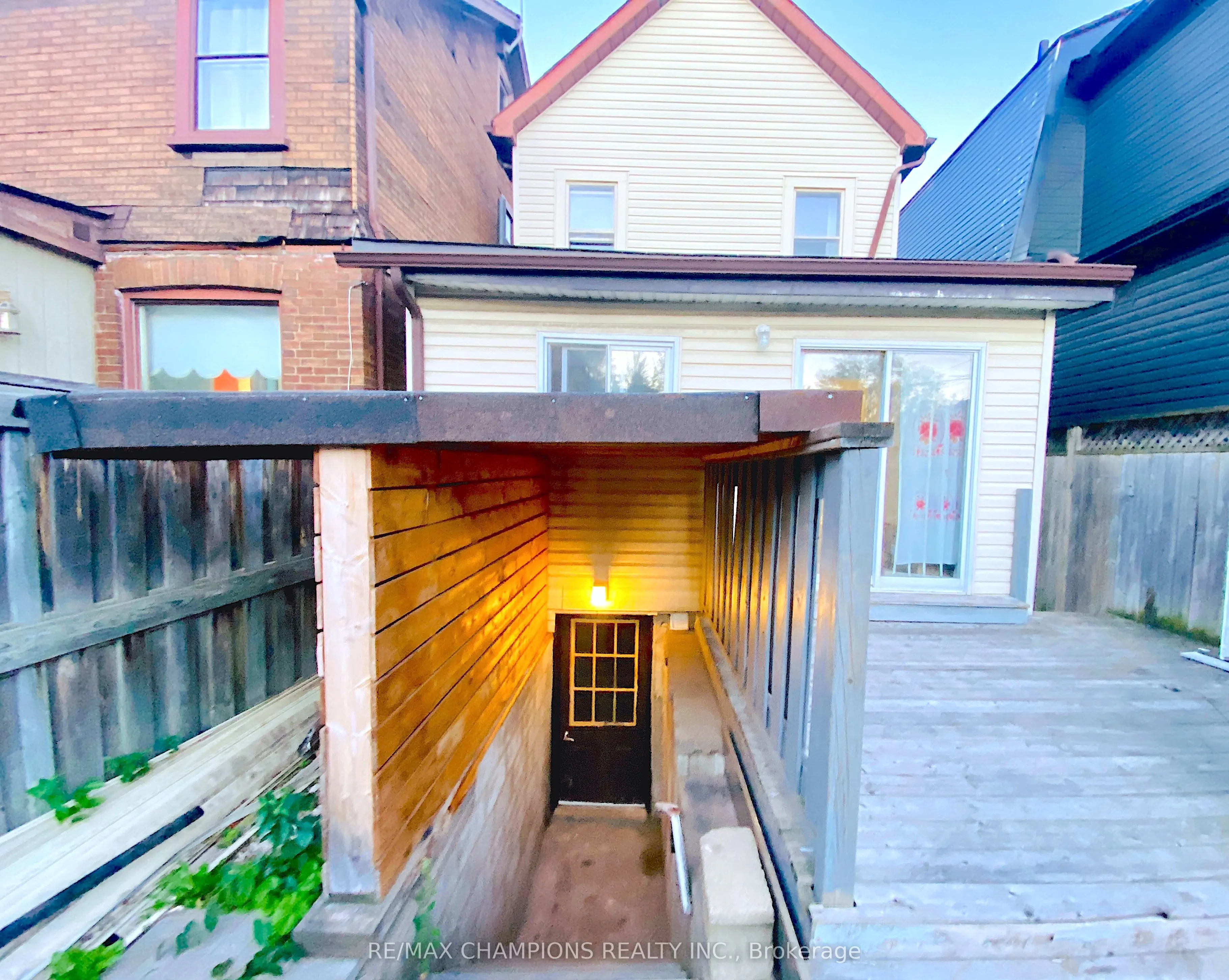 734 Willard Avenue #Main