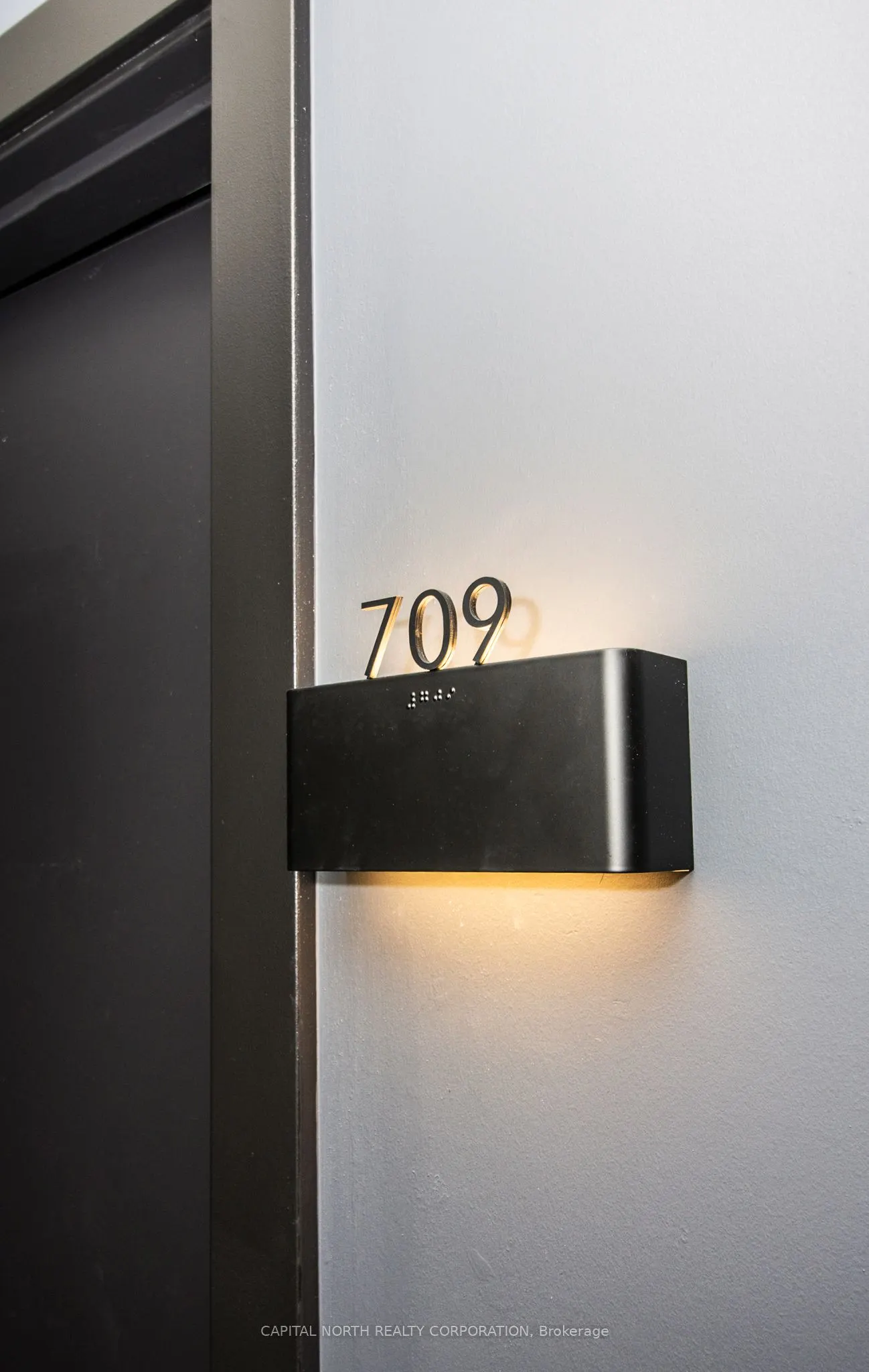 689 The Queensway #709