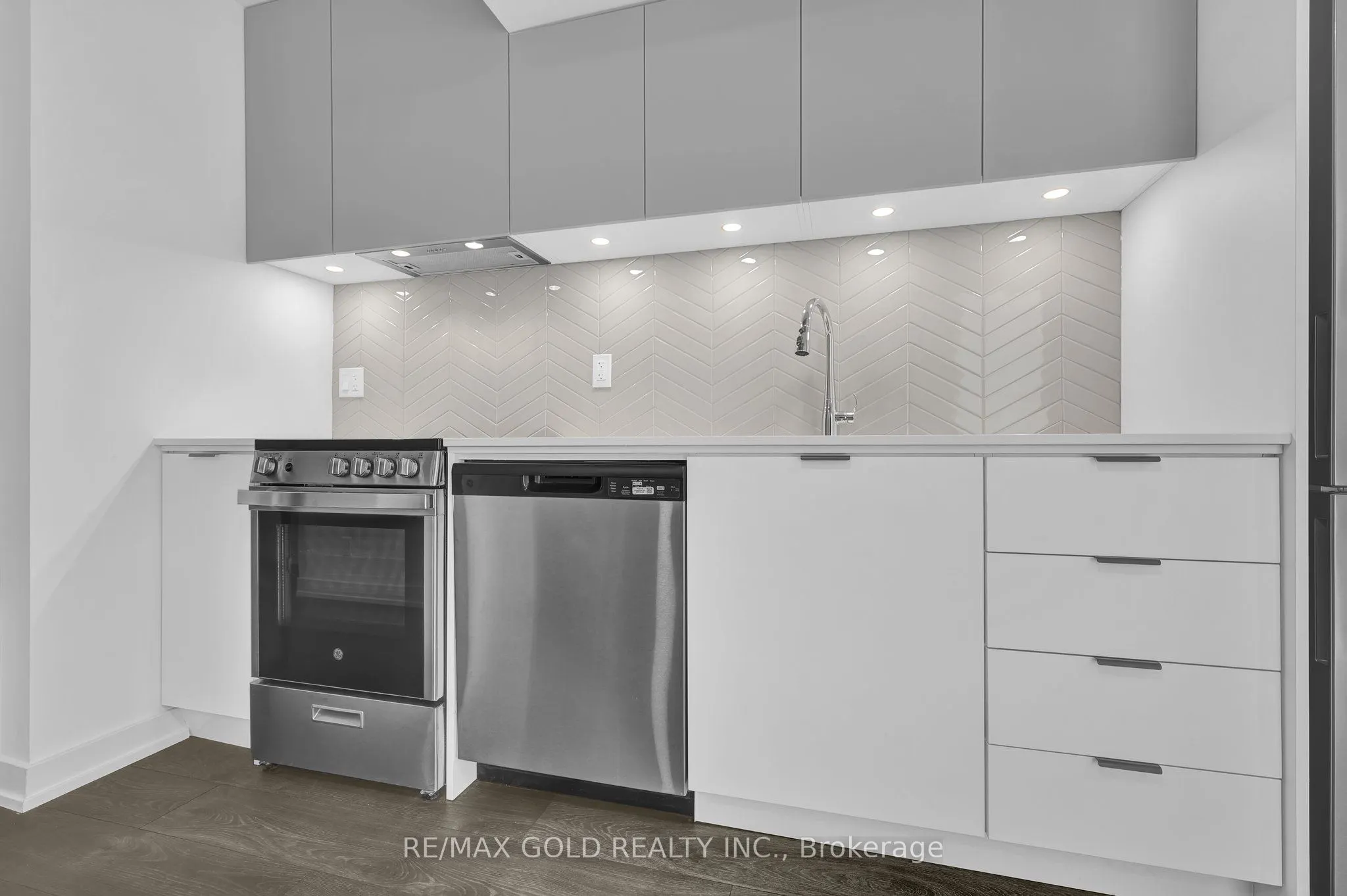 57 Brock Avenue #211