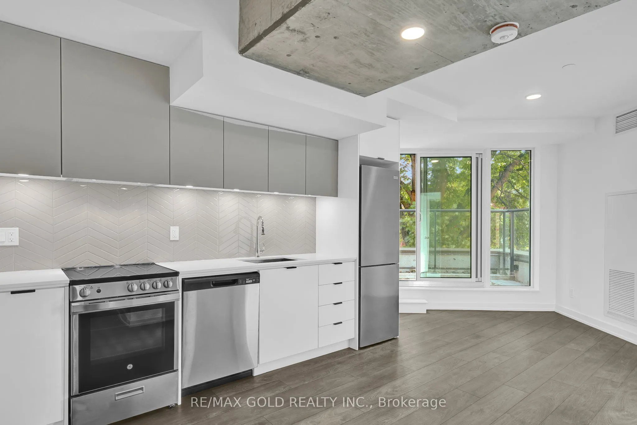 57 Brock Avenue #211