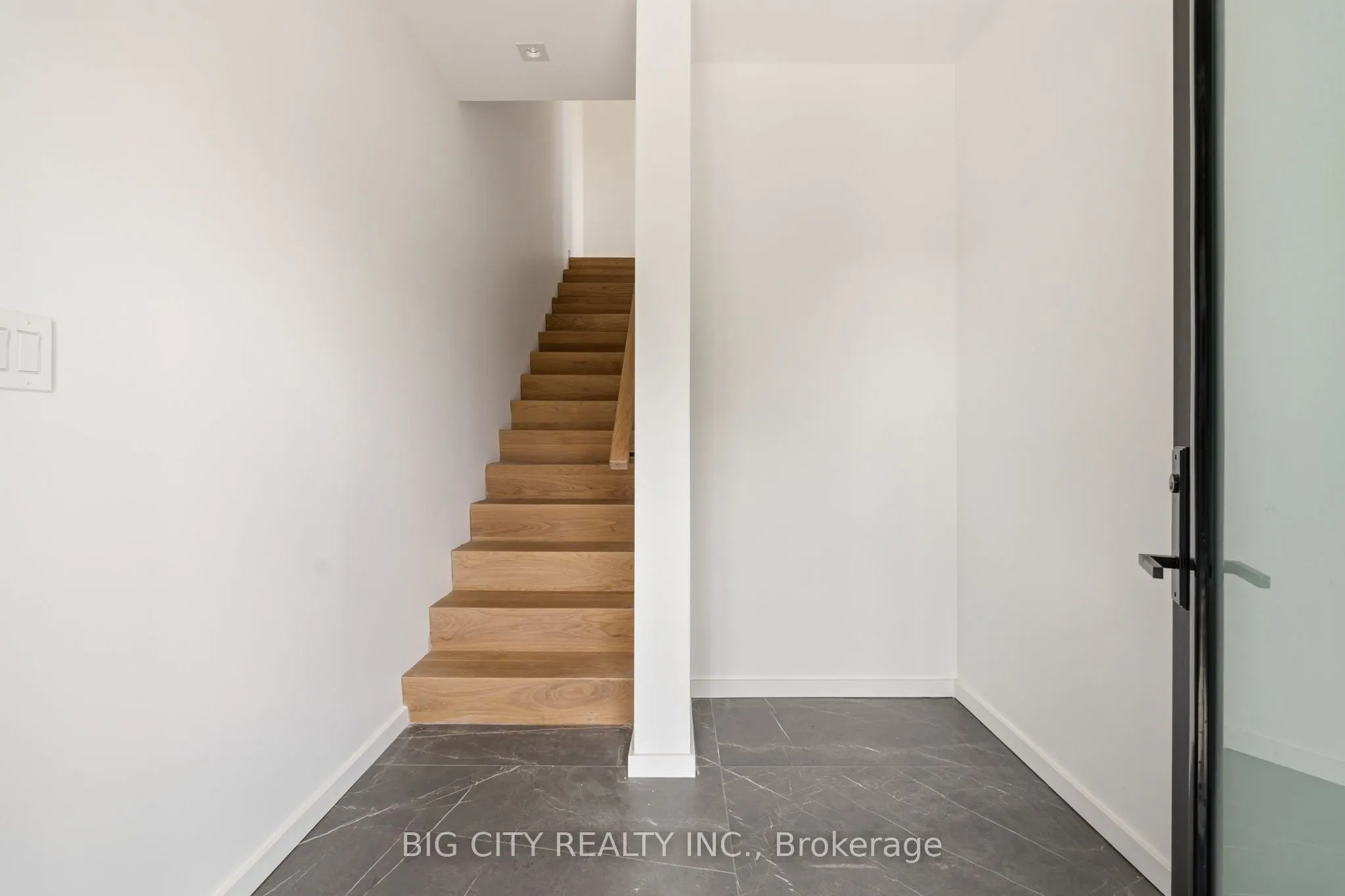 276 Lanor Avenue #3