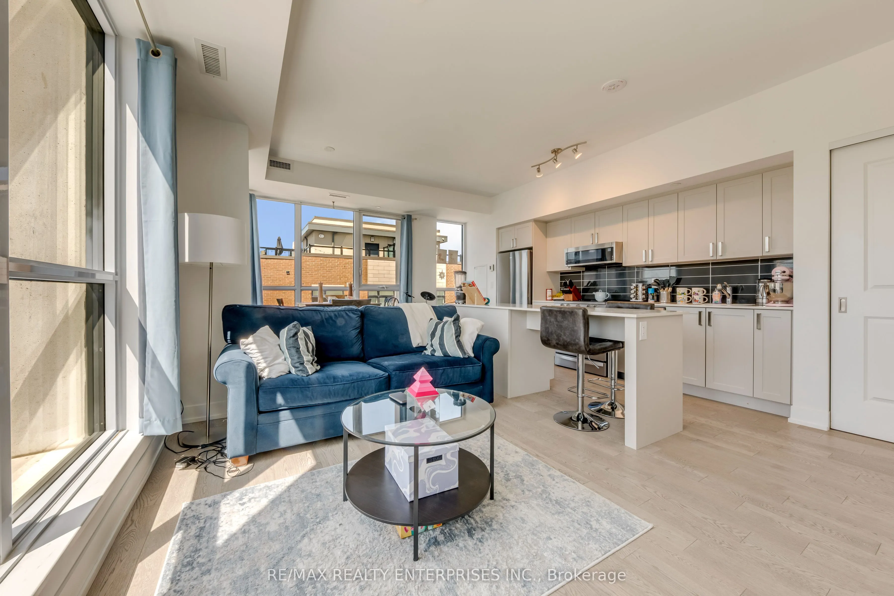 1063 Douglas McCurdy Common #312