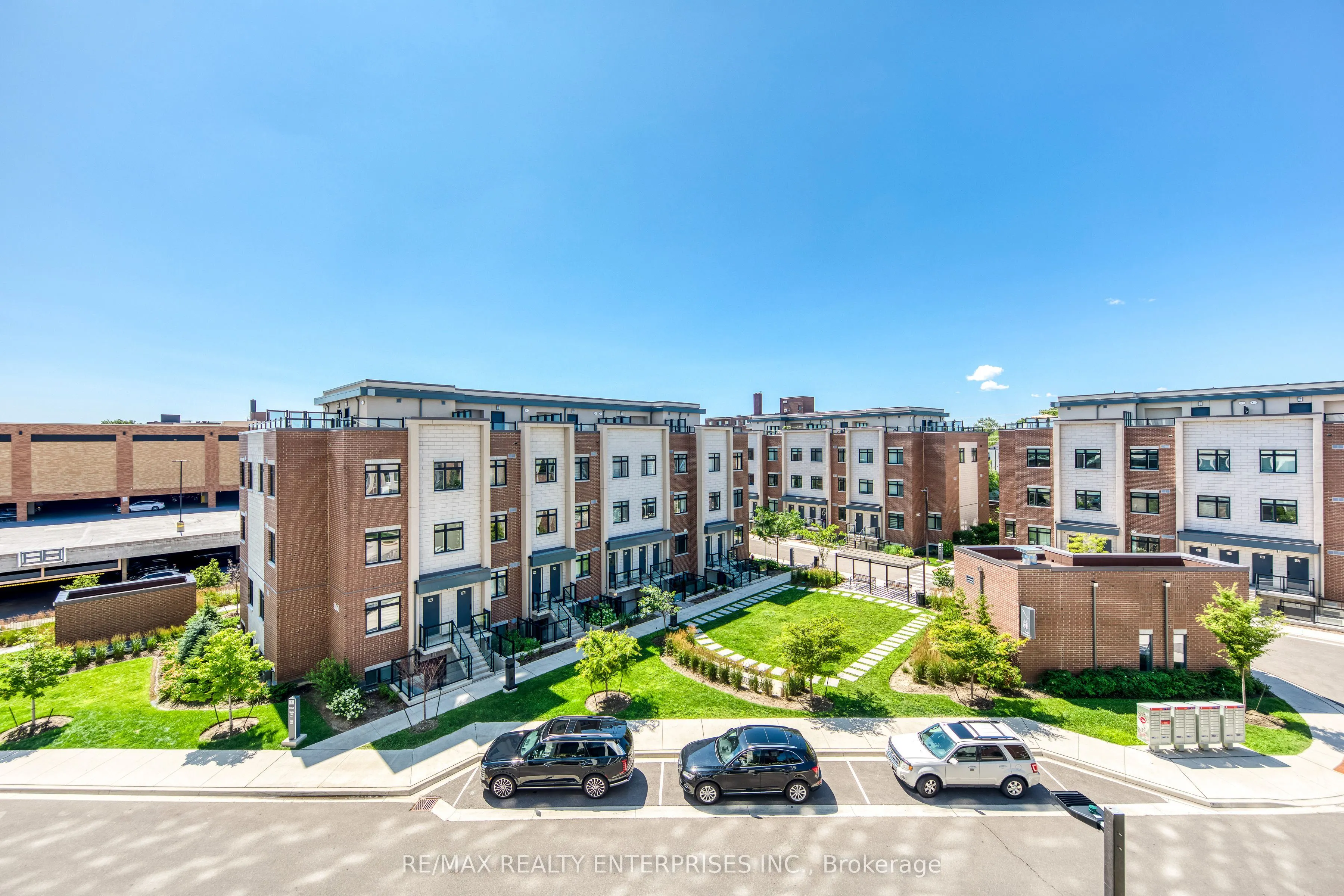 1063 Douglas McCurdy Common #312