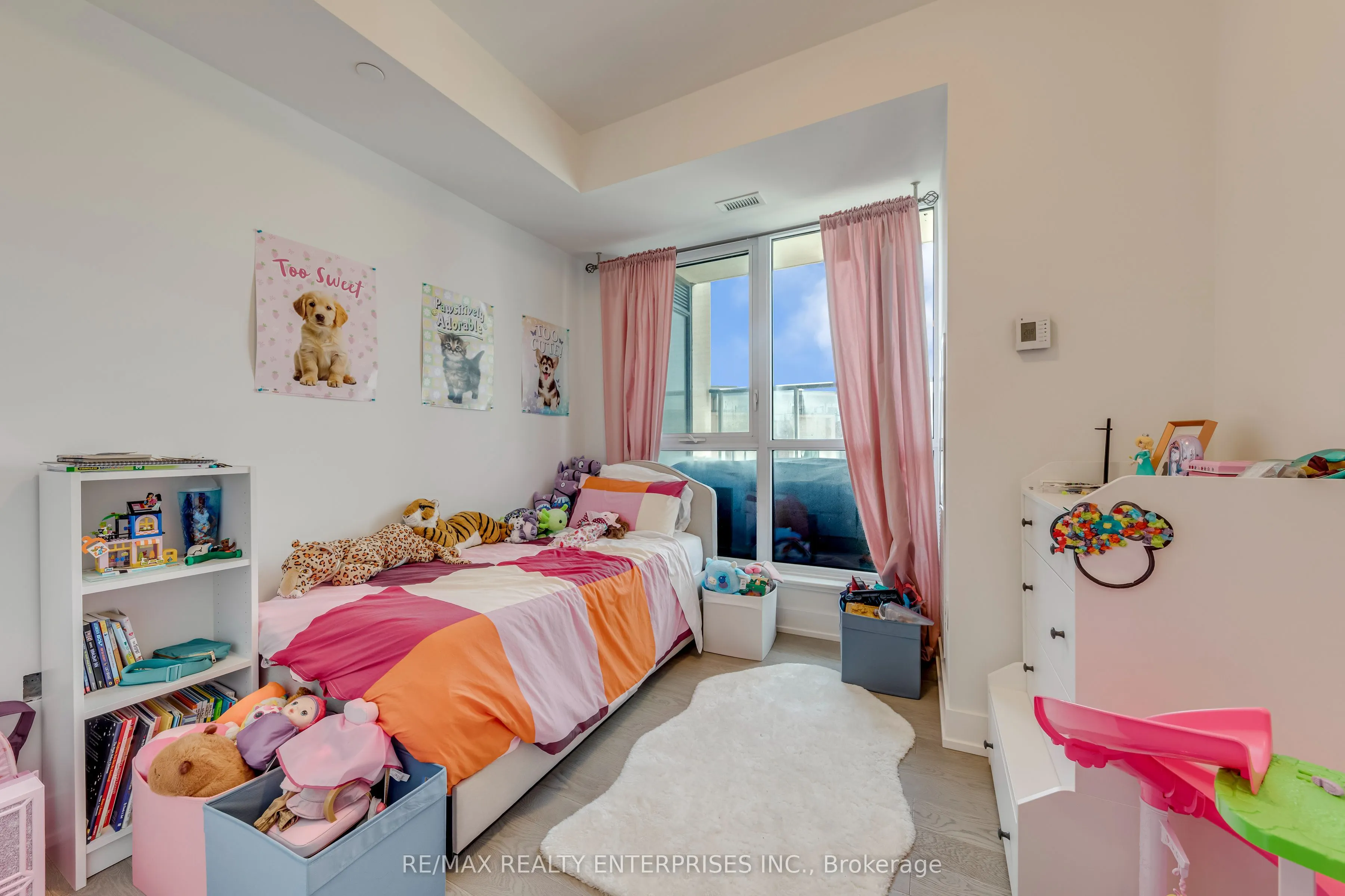 1063 Douglas McCurdy Common #312