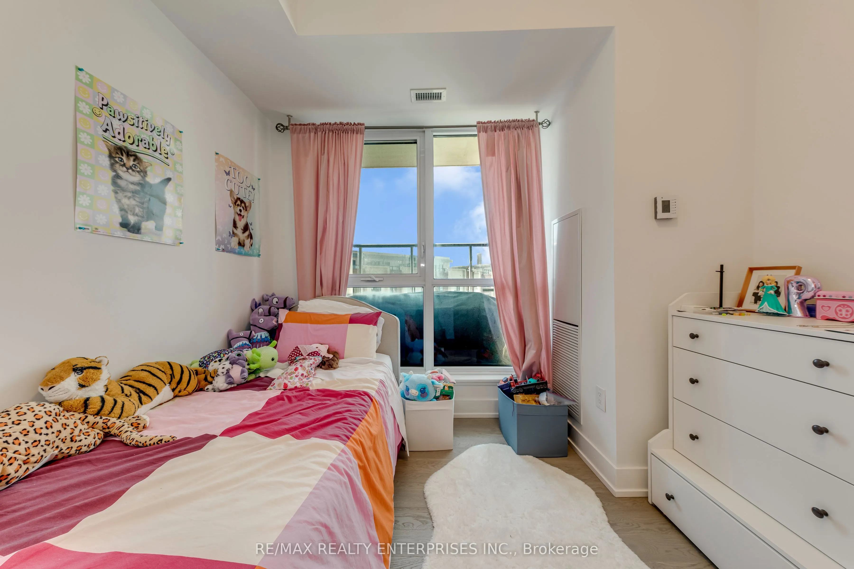 1063 Douglas McCurdy Common #312