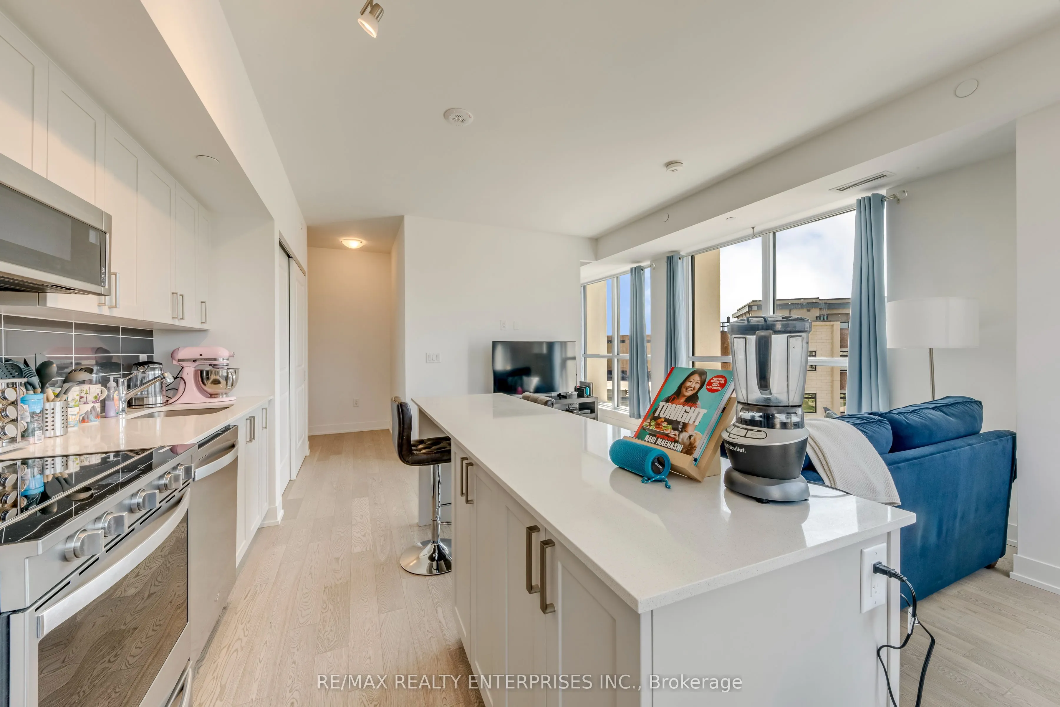 1063 Douglas McCurdy Common #312