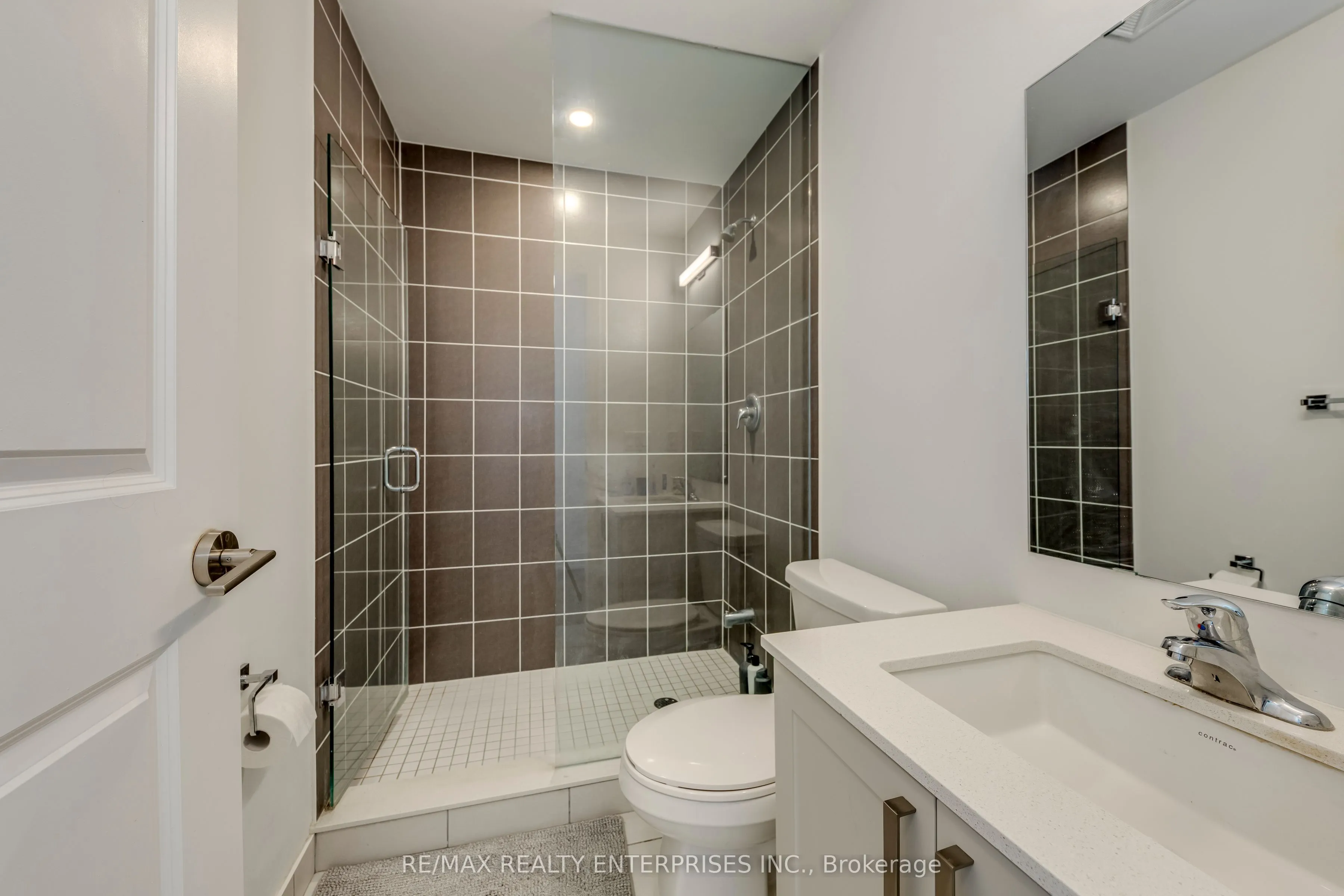 1063 Douglas McCurdy Common #312