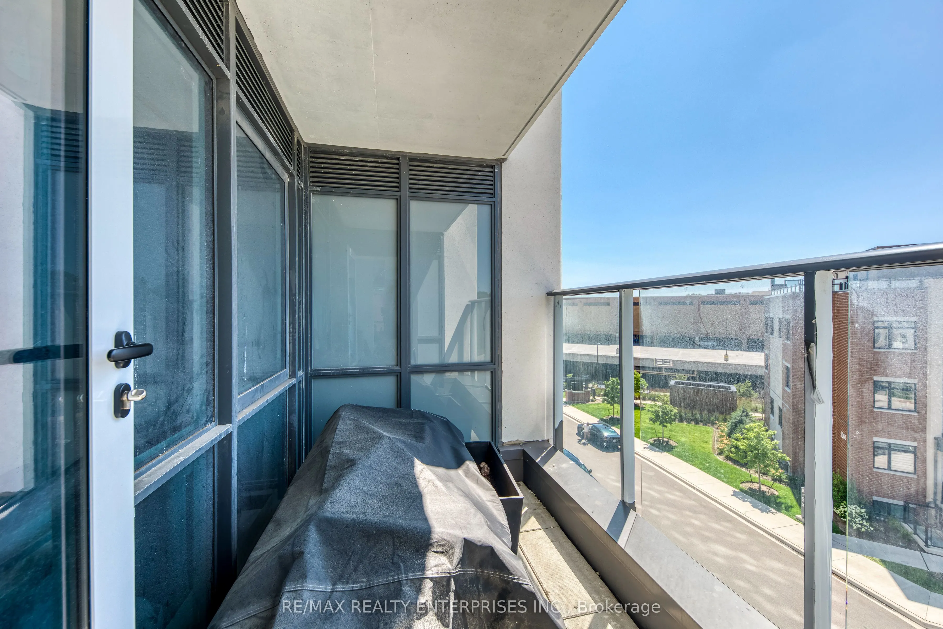 1063 Douglas McCurdy Common #312