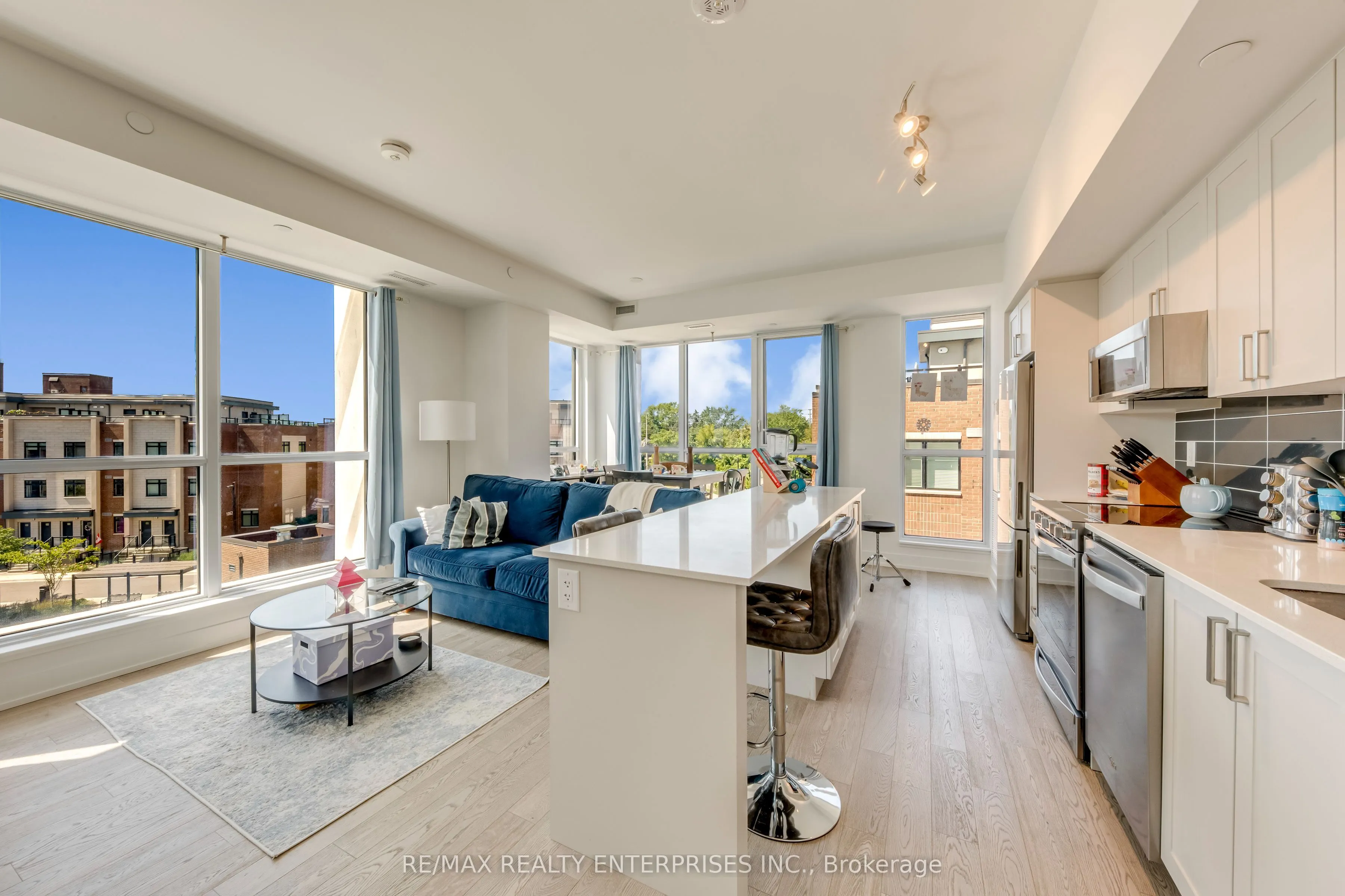 1063 Douglas McCurdy Common #312