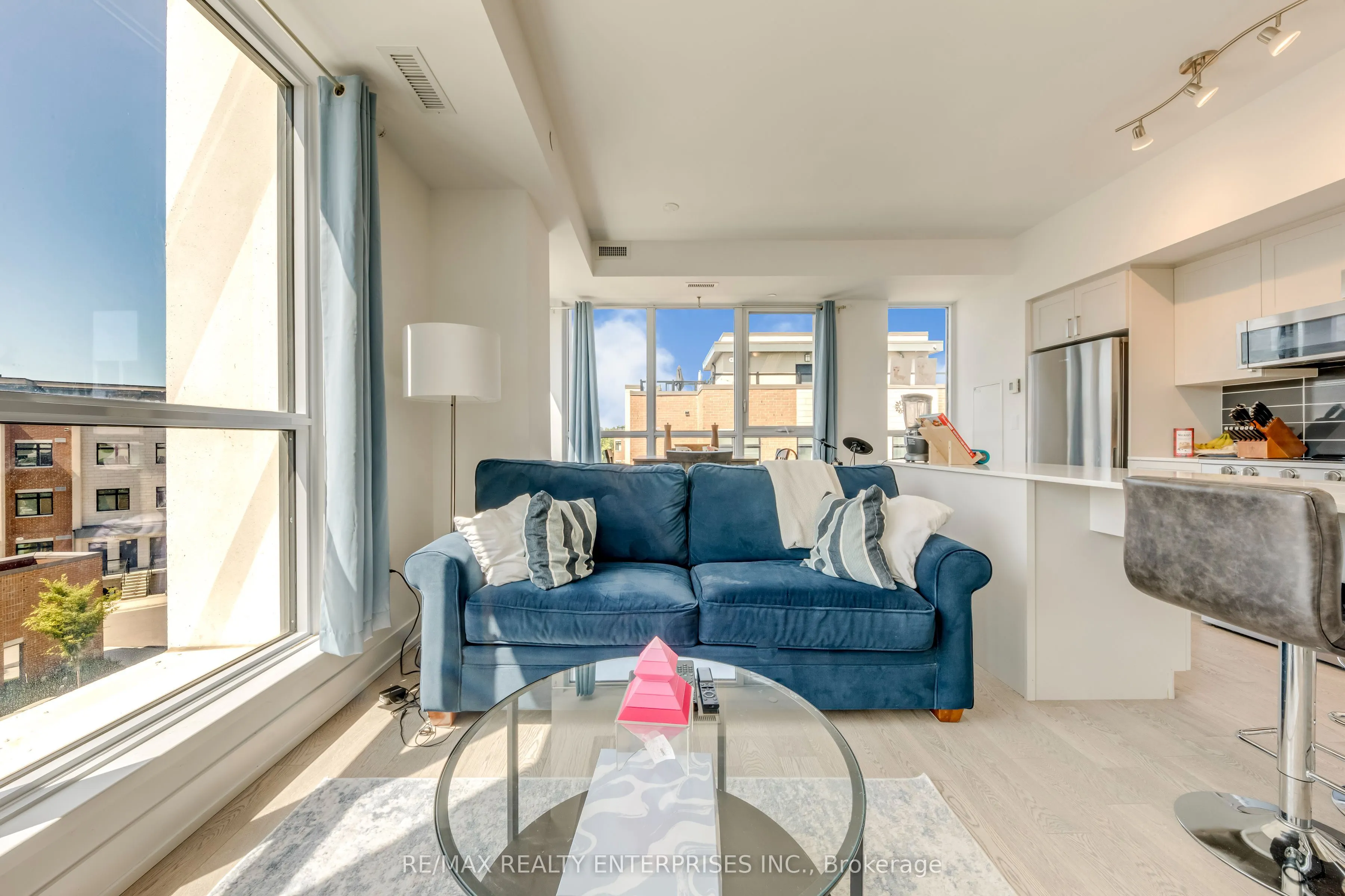 1063 Douglas McCurdy Common #312