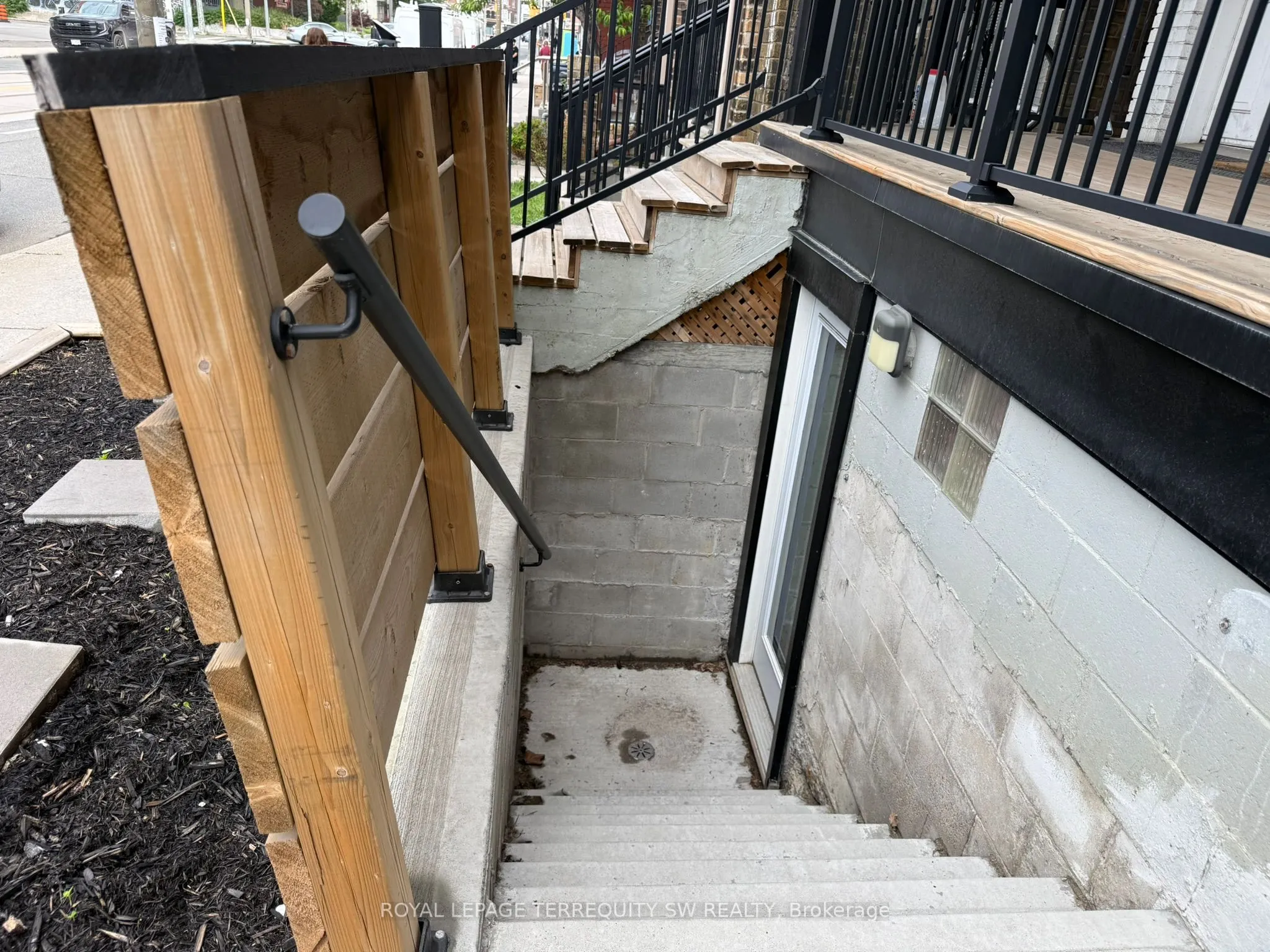 2134 Dundas Street W #1 Lower