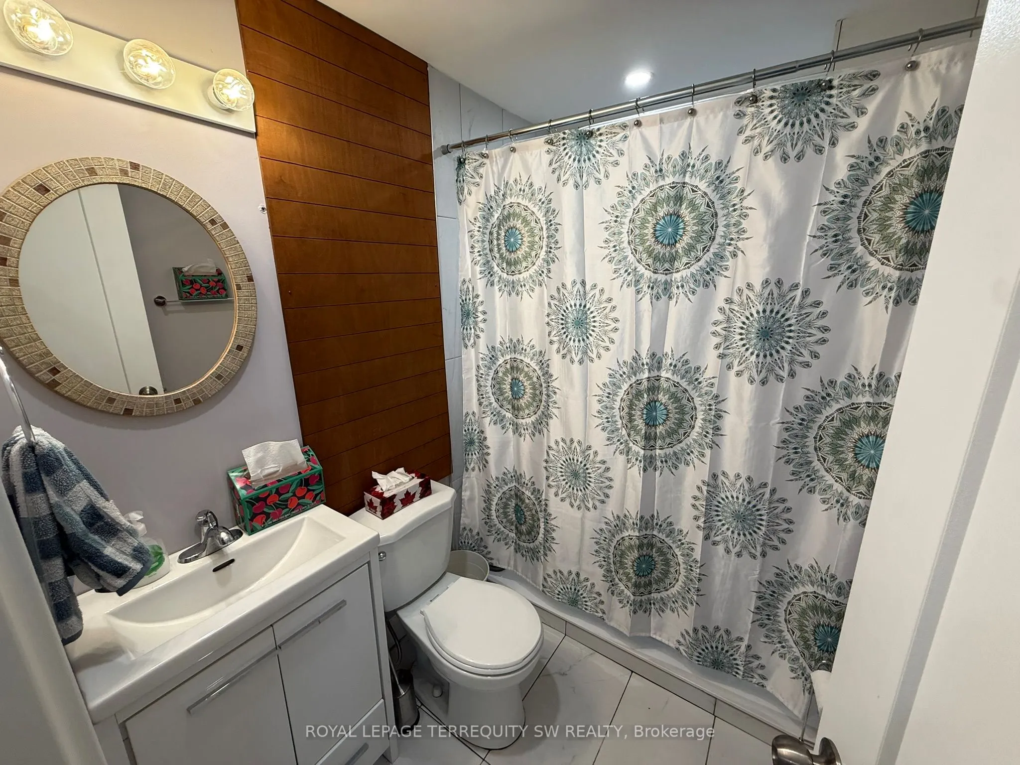 2134 Dundas Street W #1 Lower