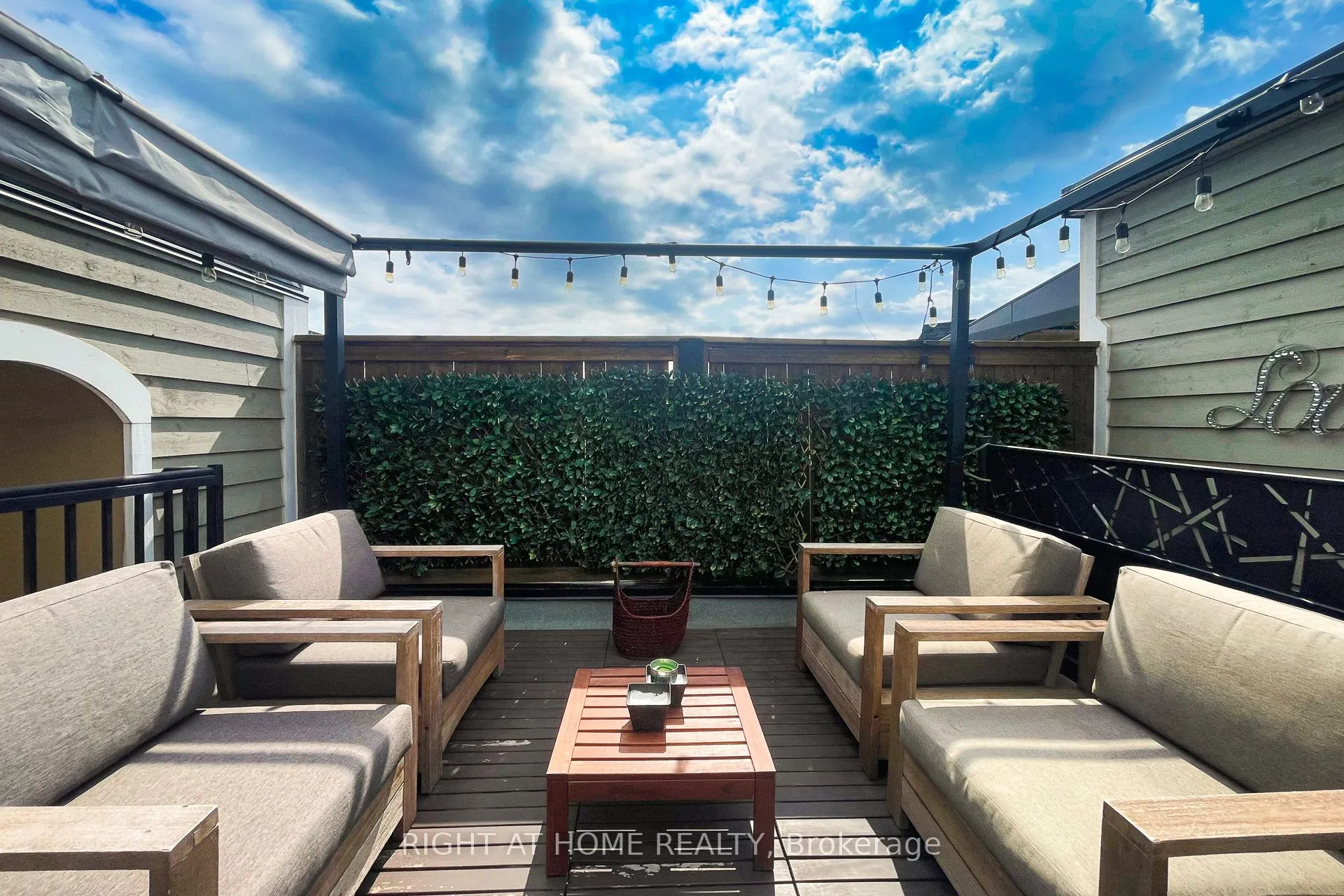 120 BRONTE Road #10
