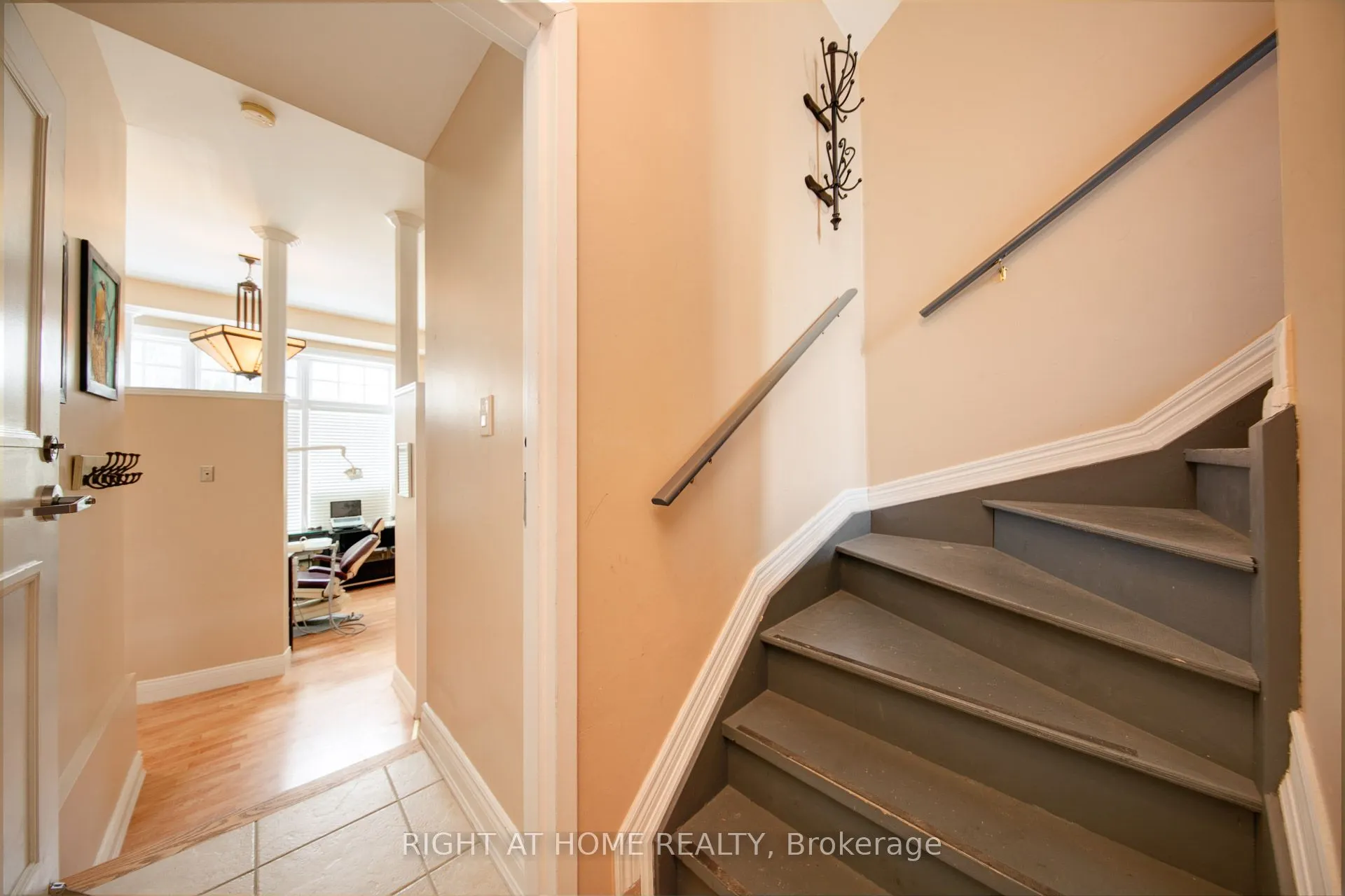 120 BRONTE Road #10