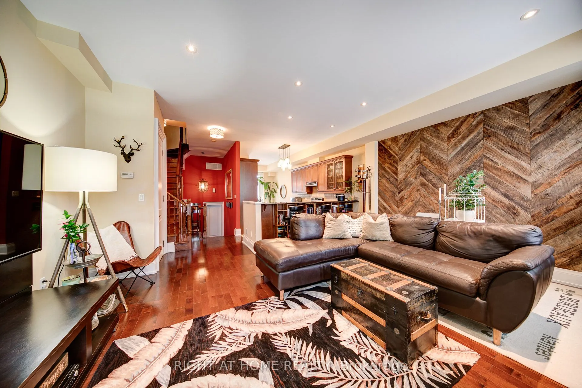 120 BRONTE Road #10