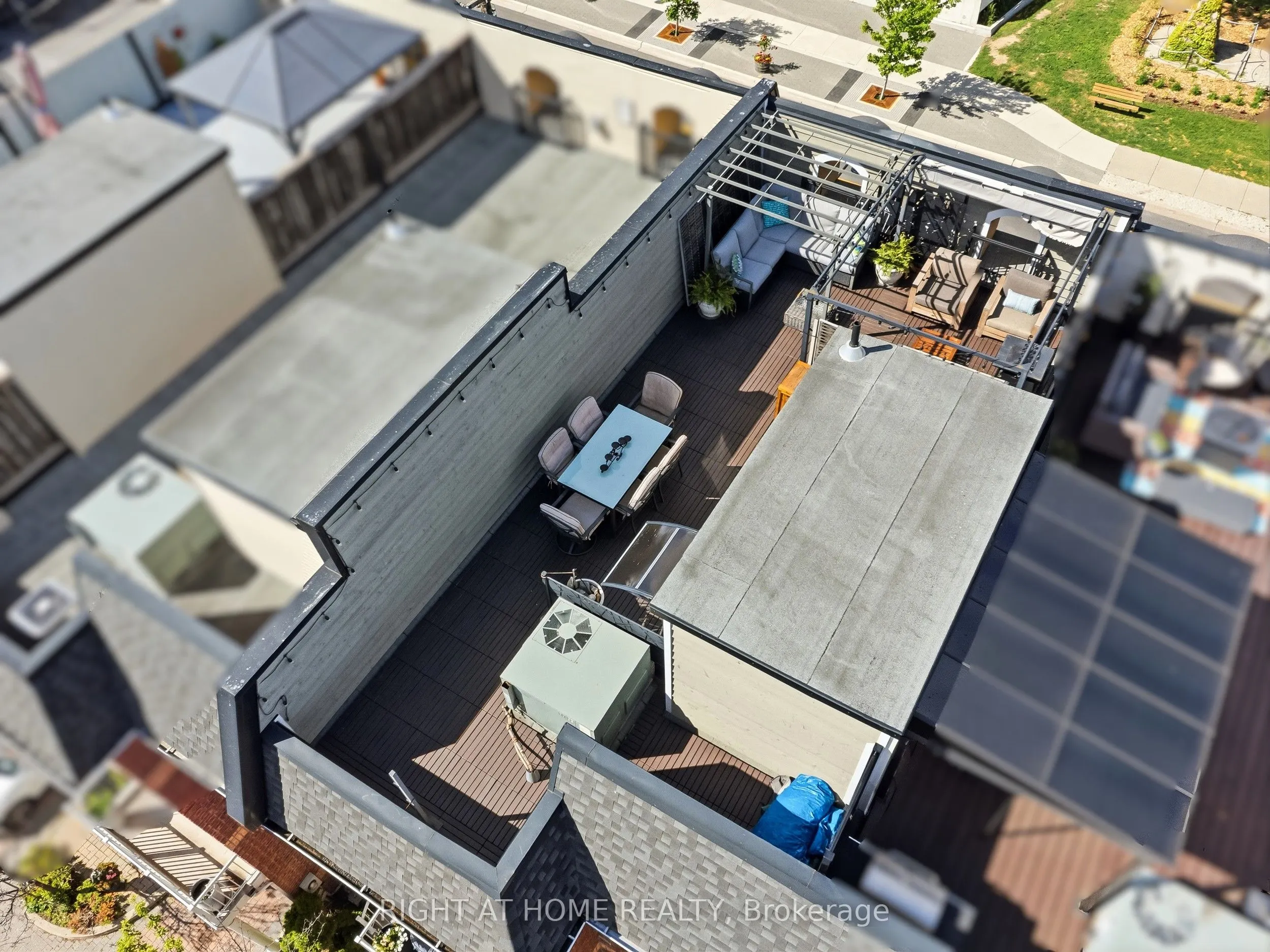 120 BRONTE Road #10