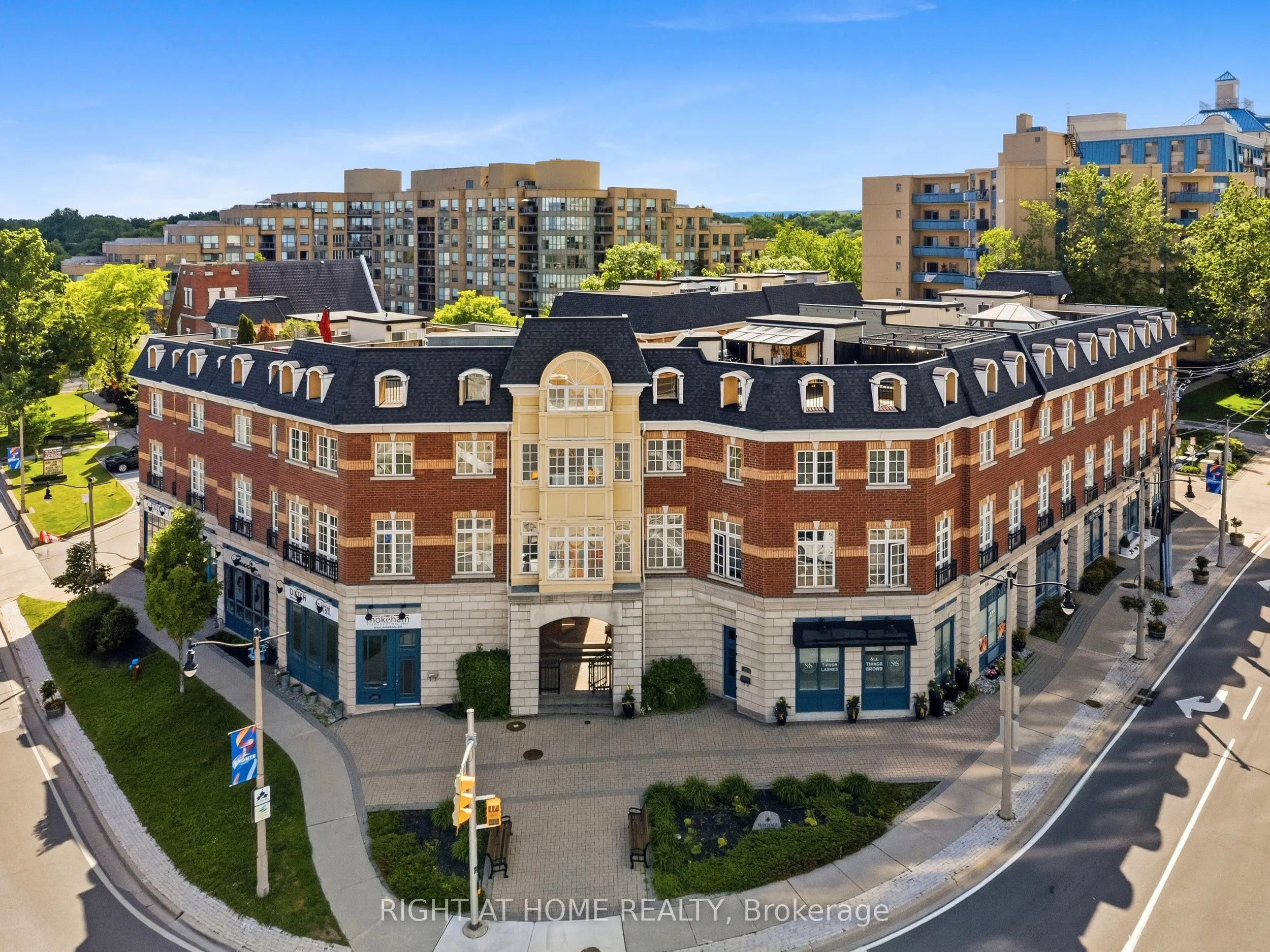 120 BRONTE Road #10